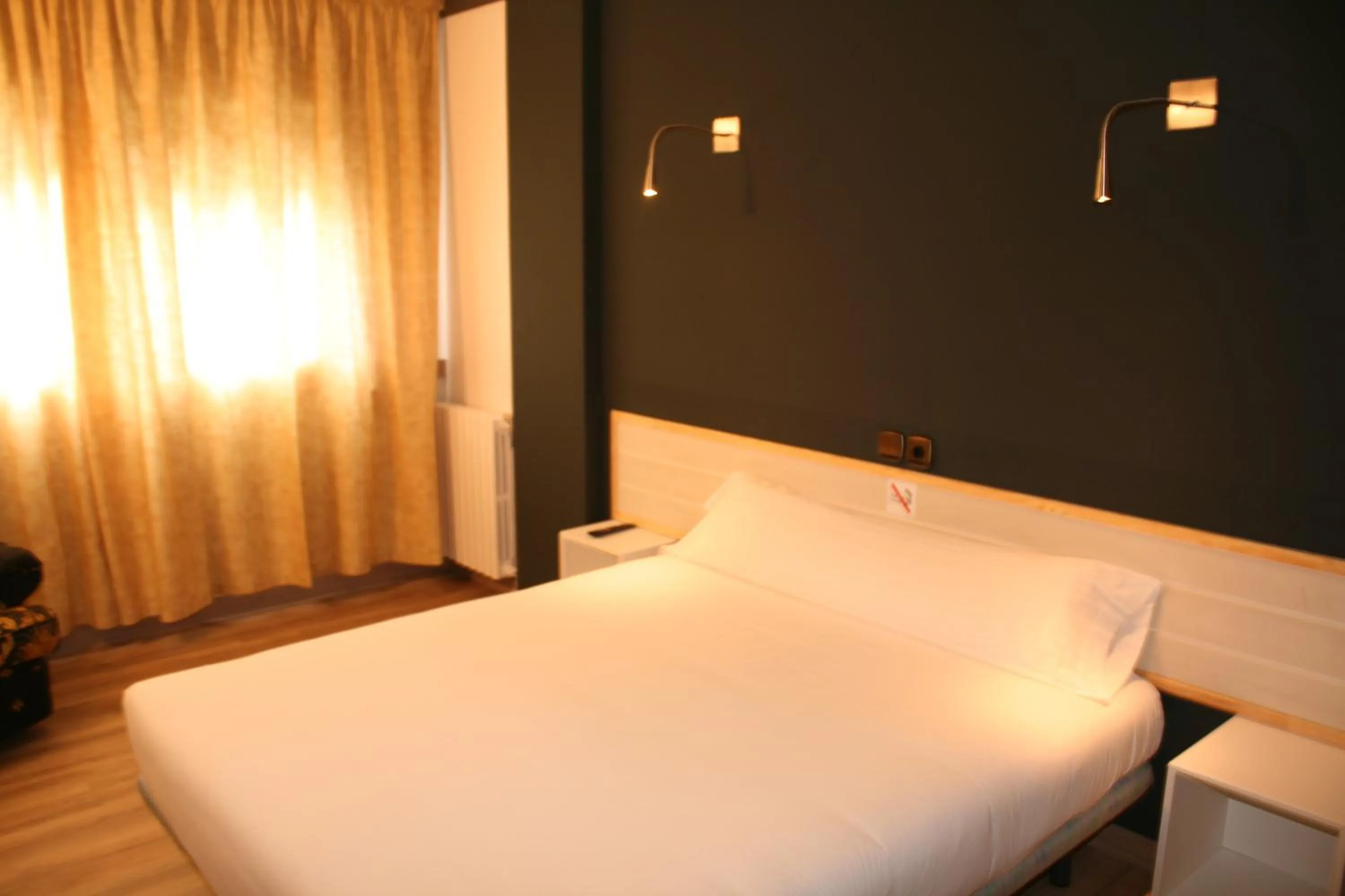 Bedroom, Bed in Hotel Font Del Marge