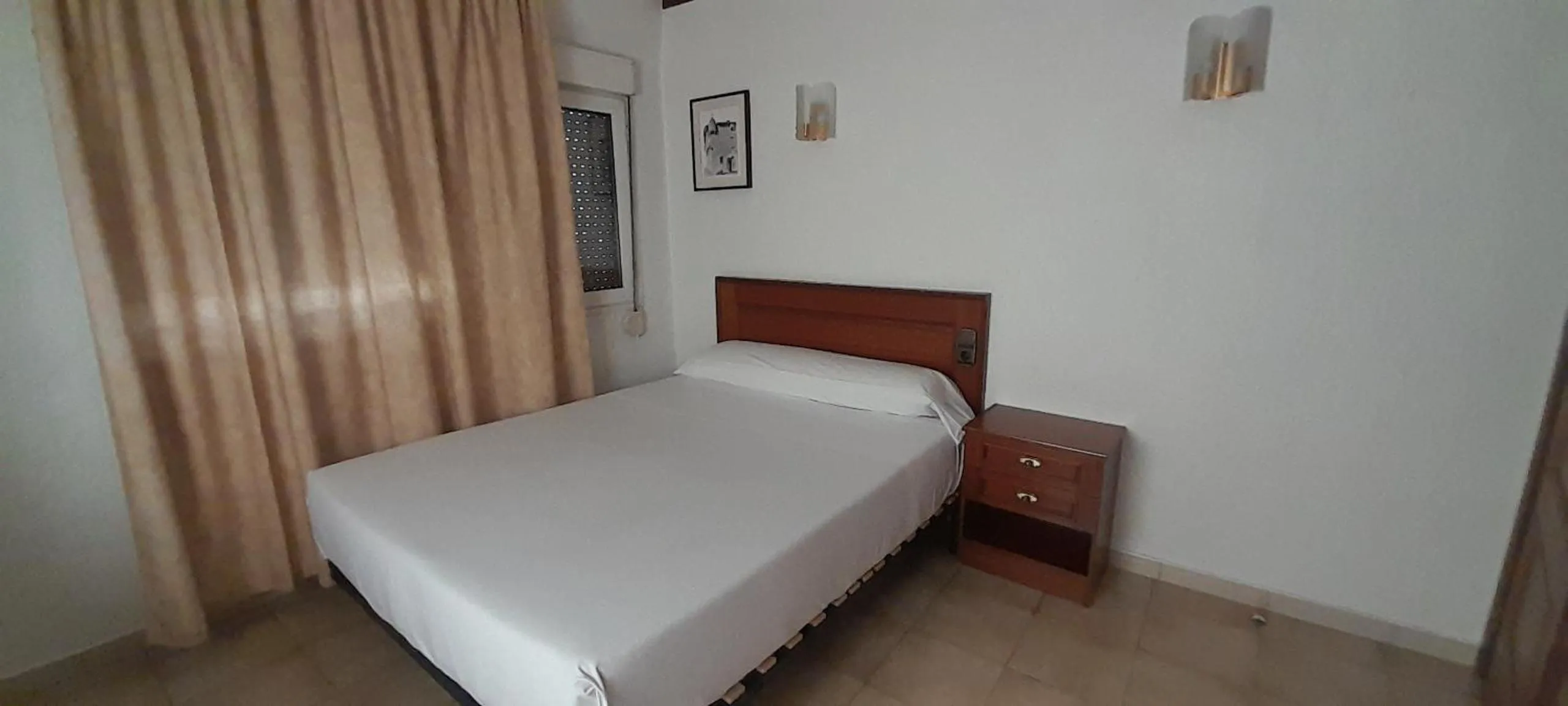 Photo of the whole room, Bed in Hotel Font Del Marge