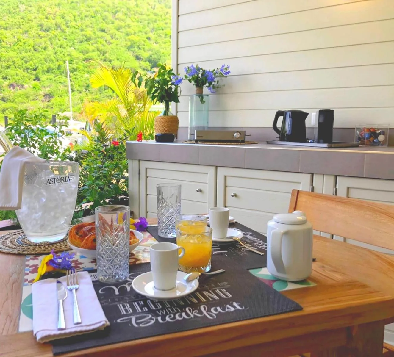 Kitchen or kitchenette in Blue Sail Hotel