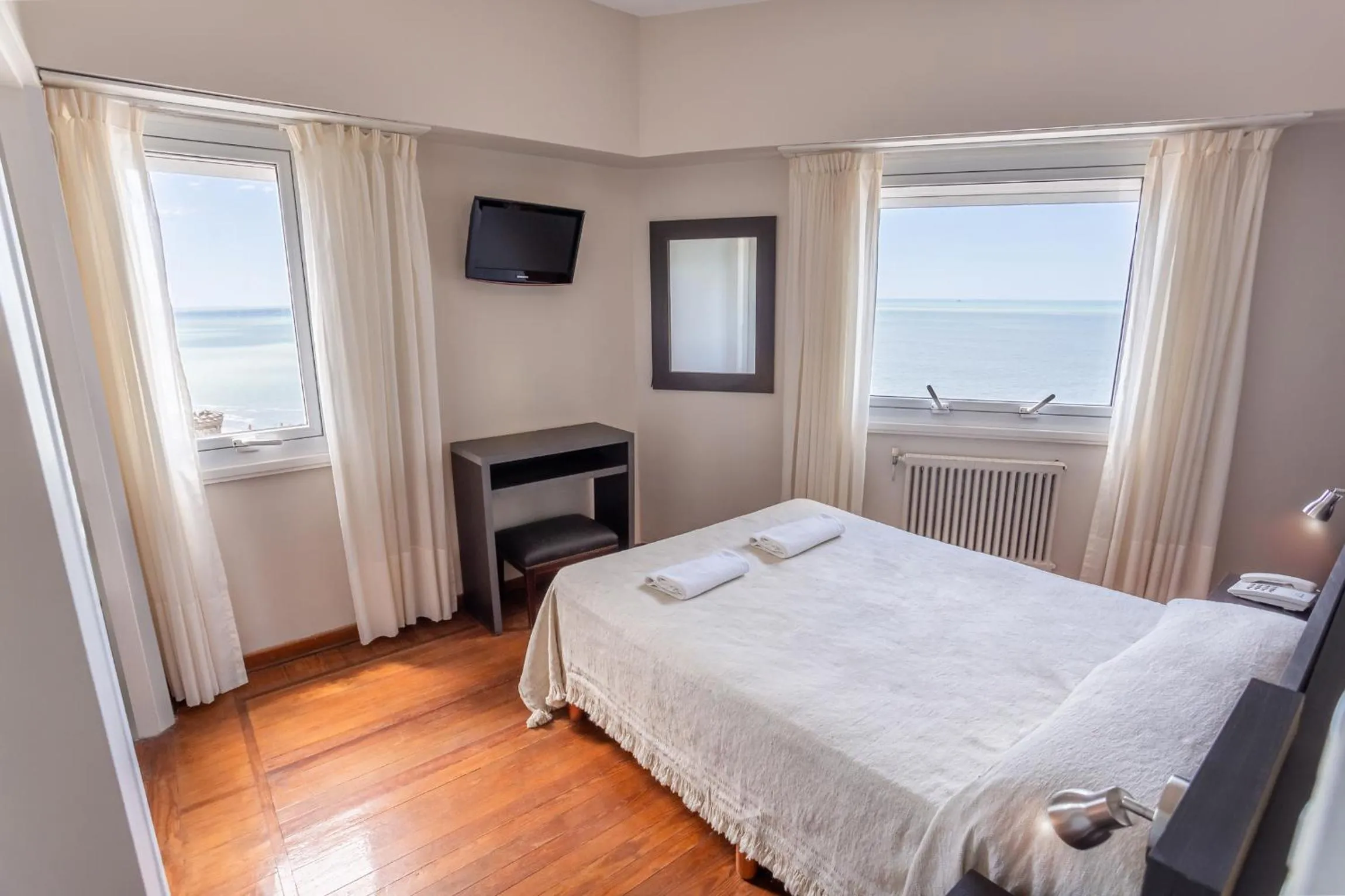 Hotel Punta Piedras