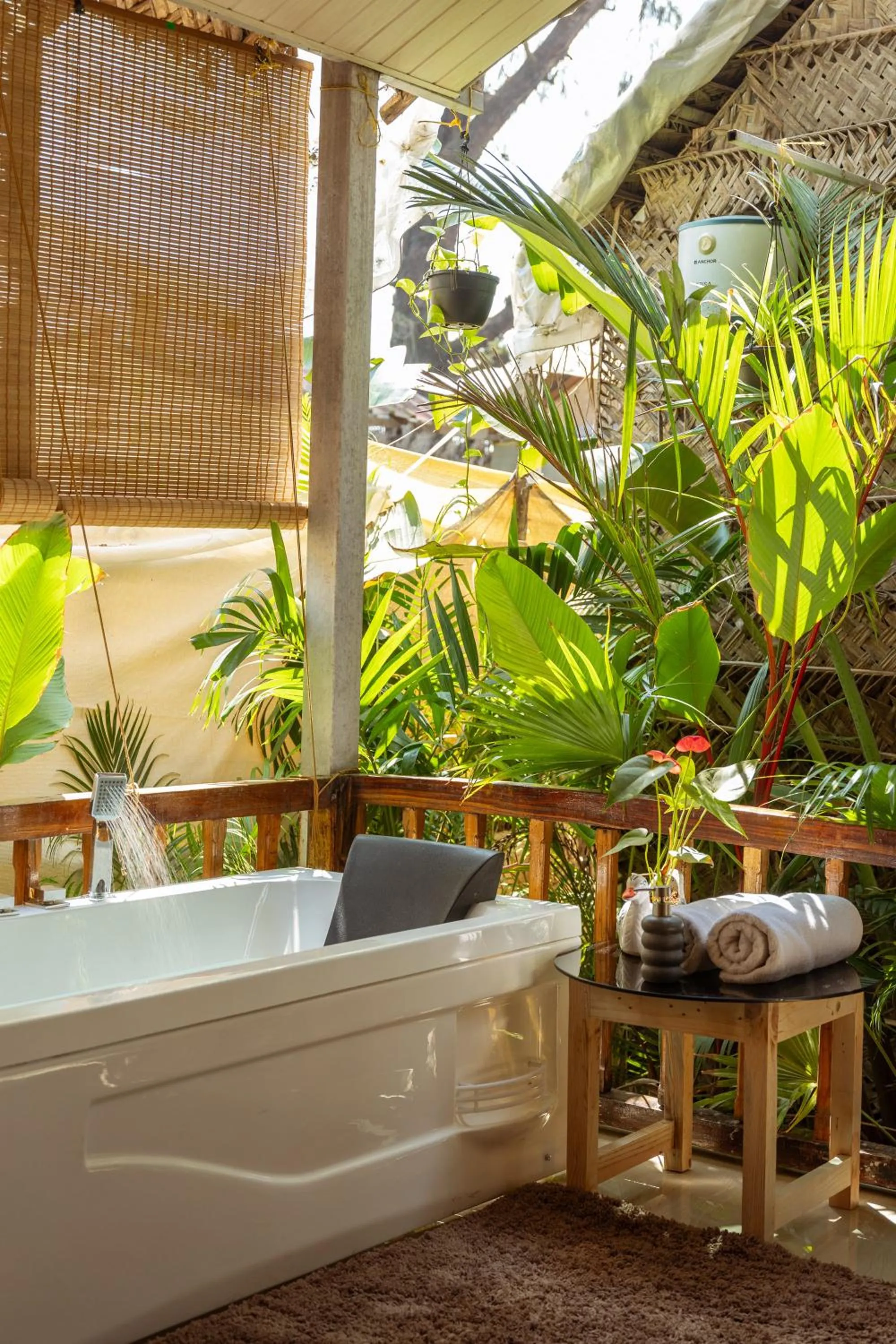 Hot Tub in DucknChill-Agonda