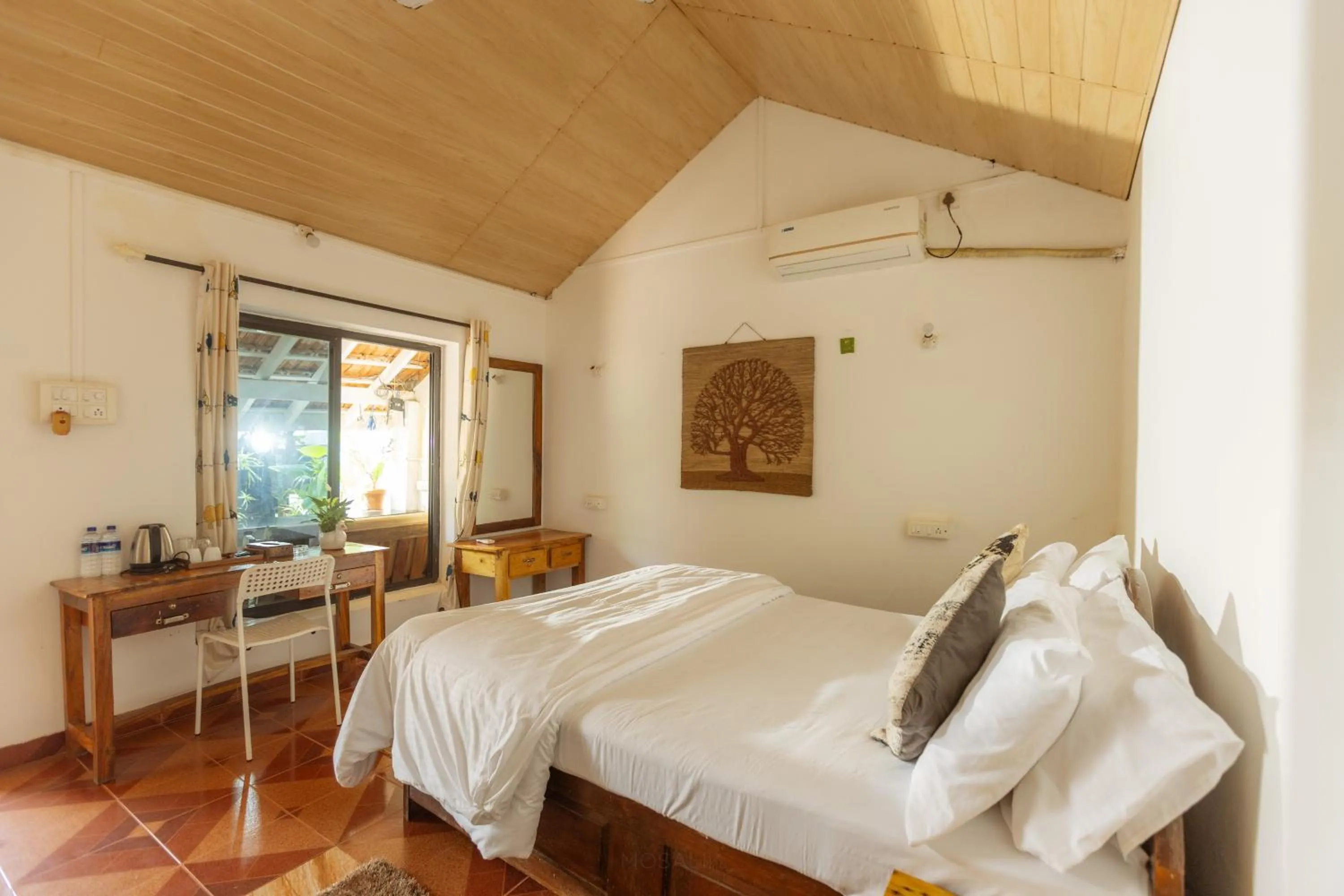 Bed in DucknChill-Agonda