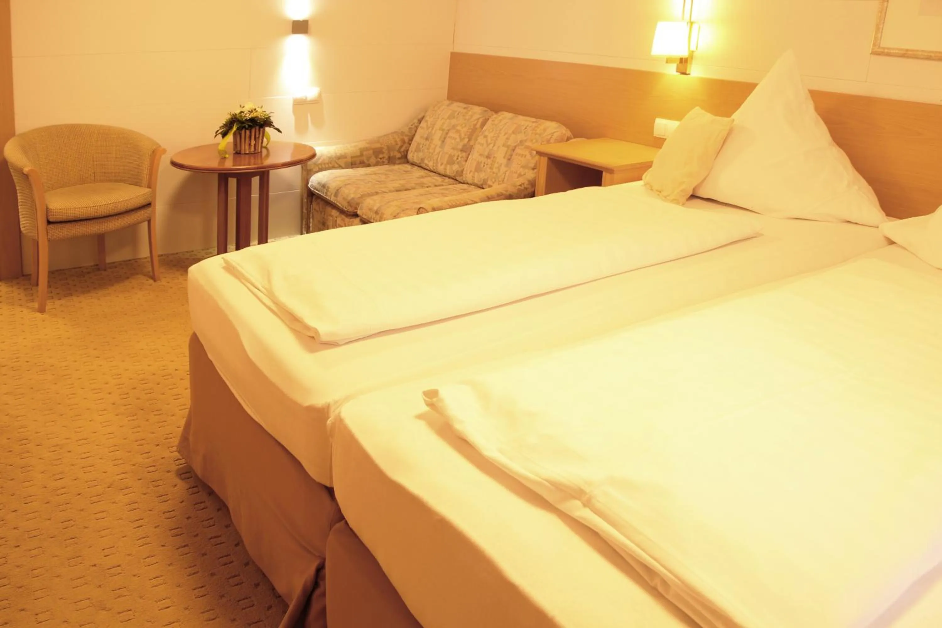 Bed in Hotel & Restaurant Bei Baki