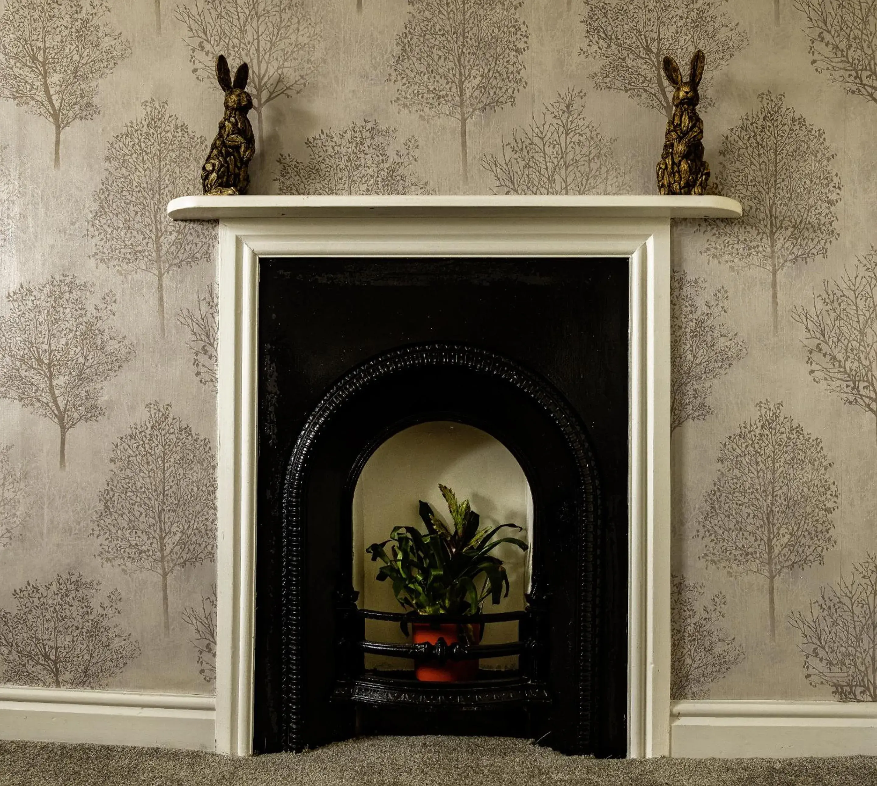 Decorative detail in The Green Dragon at Bedale by OYO Decorative detail in The Green Dragon at Bedale by OYO