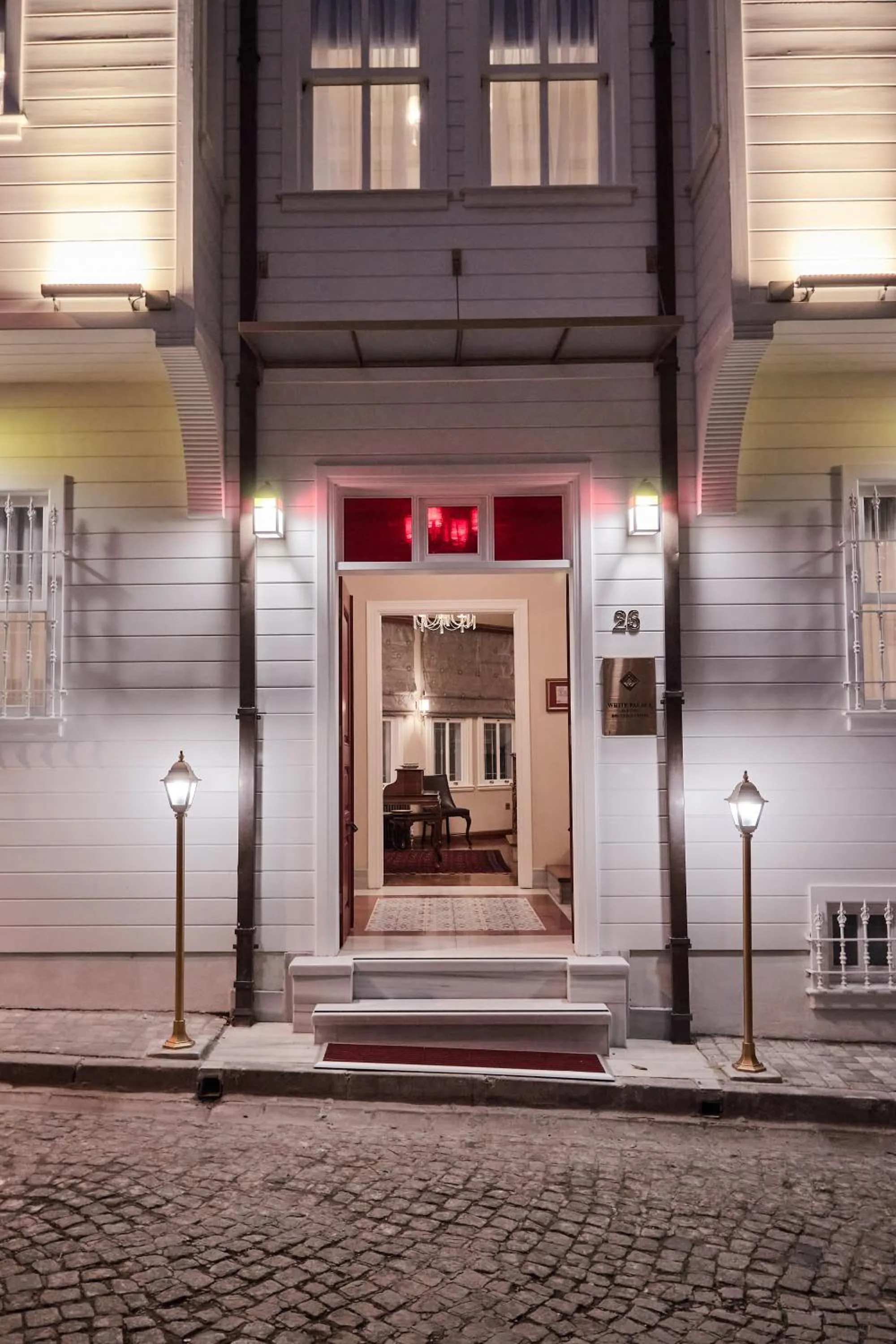 Facade/entrance in White Palace Old City Boutique Hotel