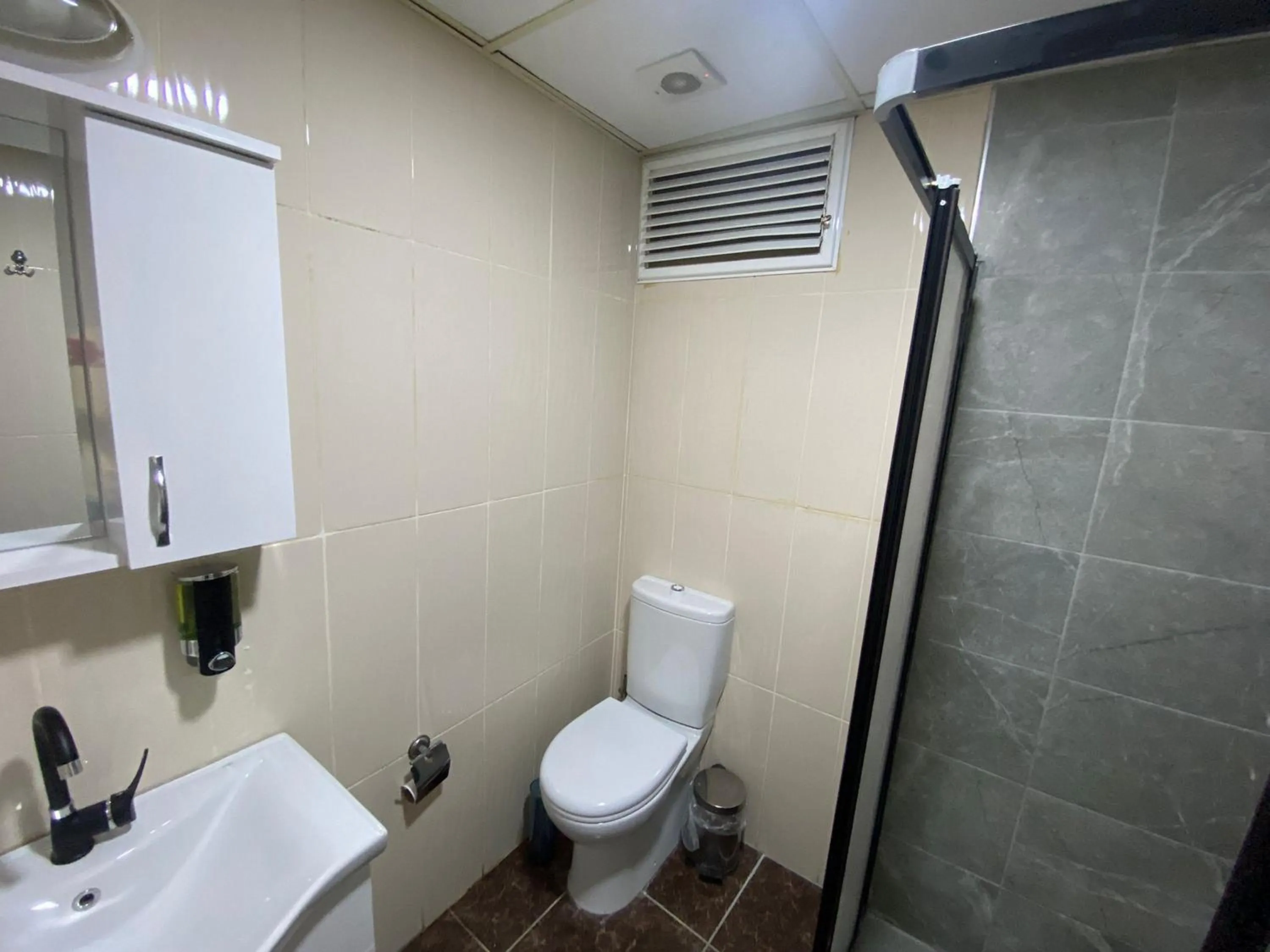 Bathroom in Airport Best Hotel