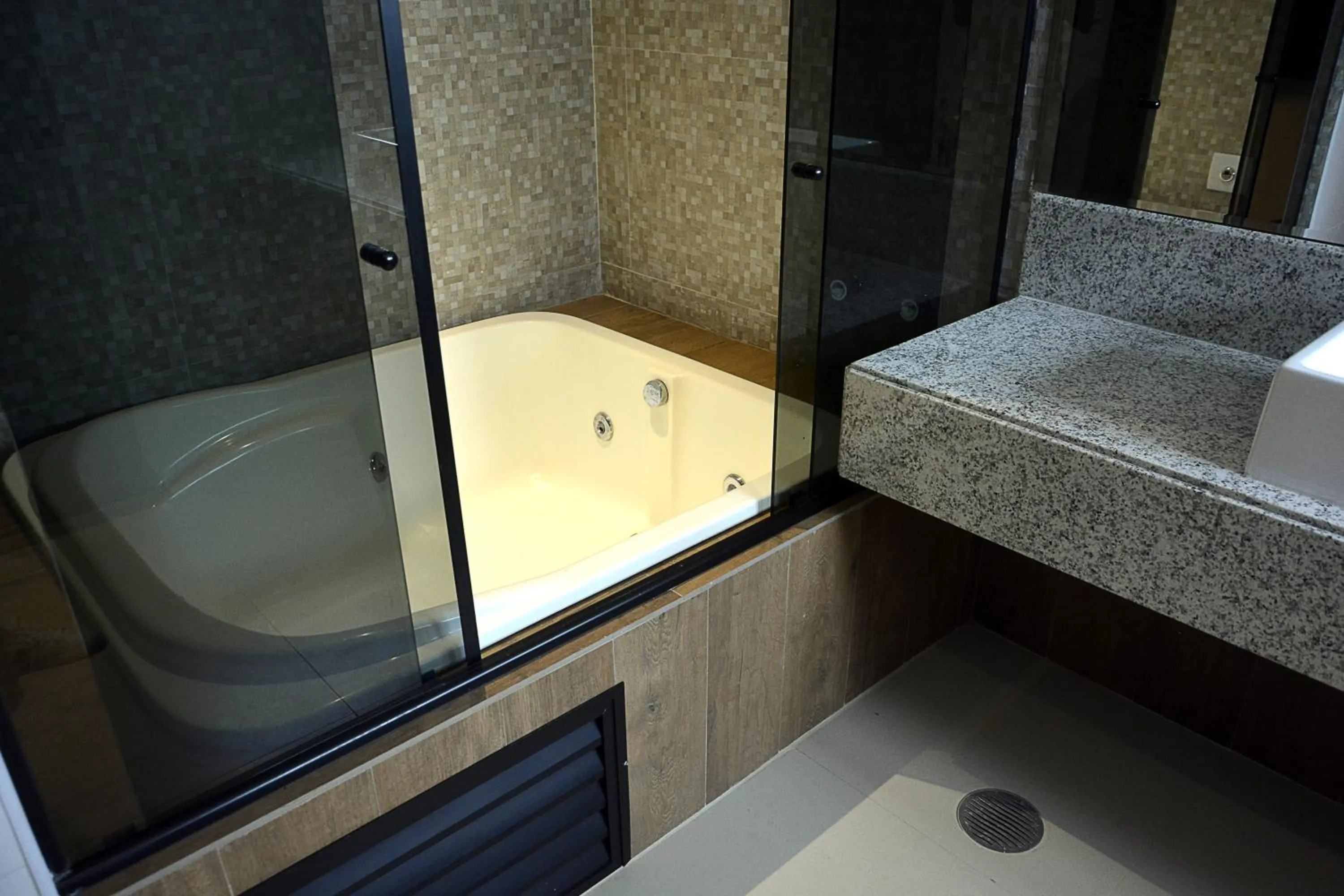 Hot Tub in Pituba Praiamar Hotel