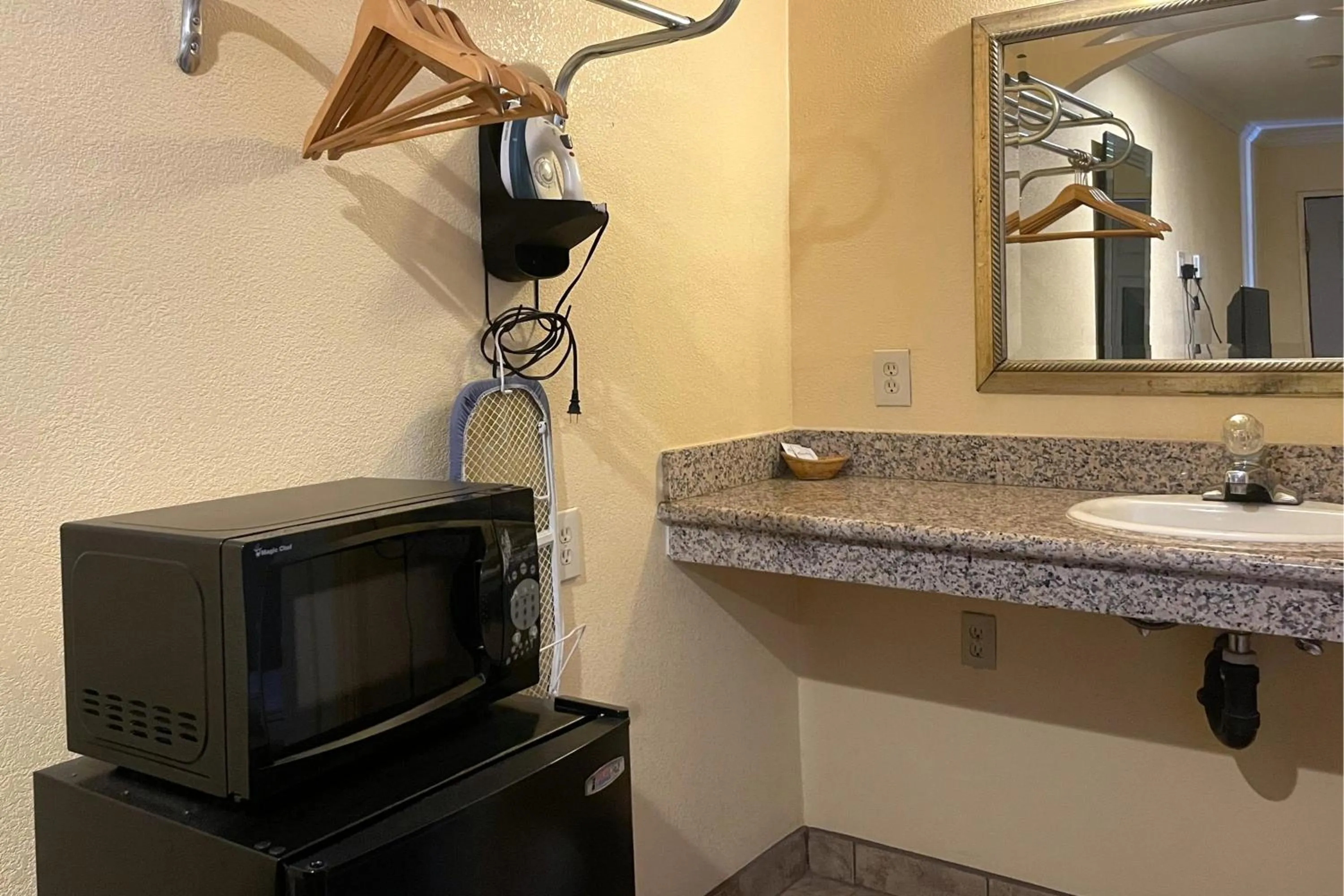 Area and facilities in Sunstar Inn Los Banos near I-5