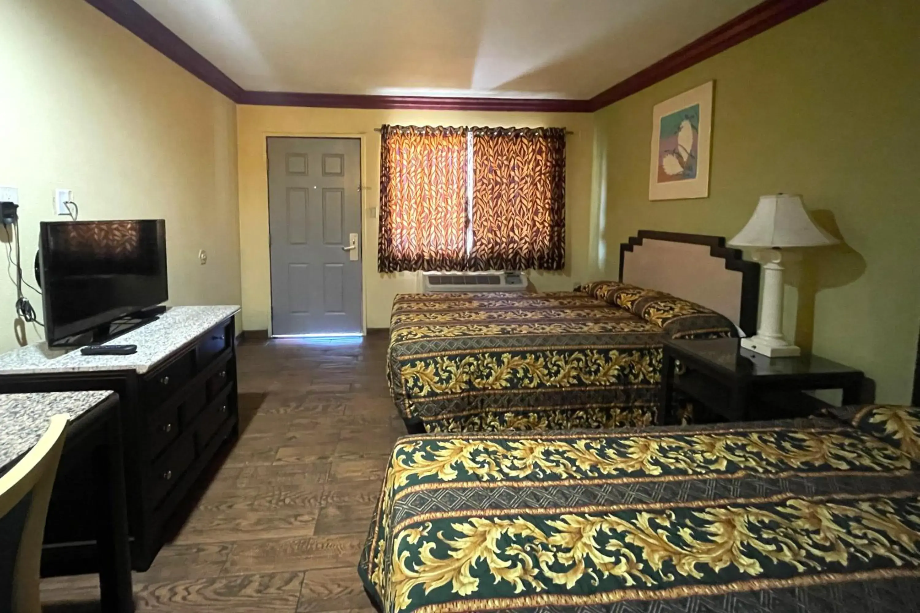 Bedroom, Bed in Sunstar Inn Los Banos near I-5 Bedroom, Bed in Sunstar Inn Los Banos near I-5