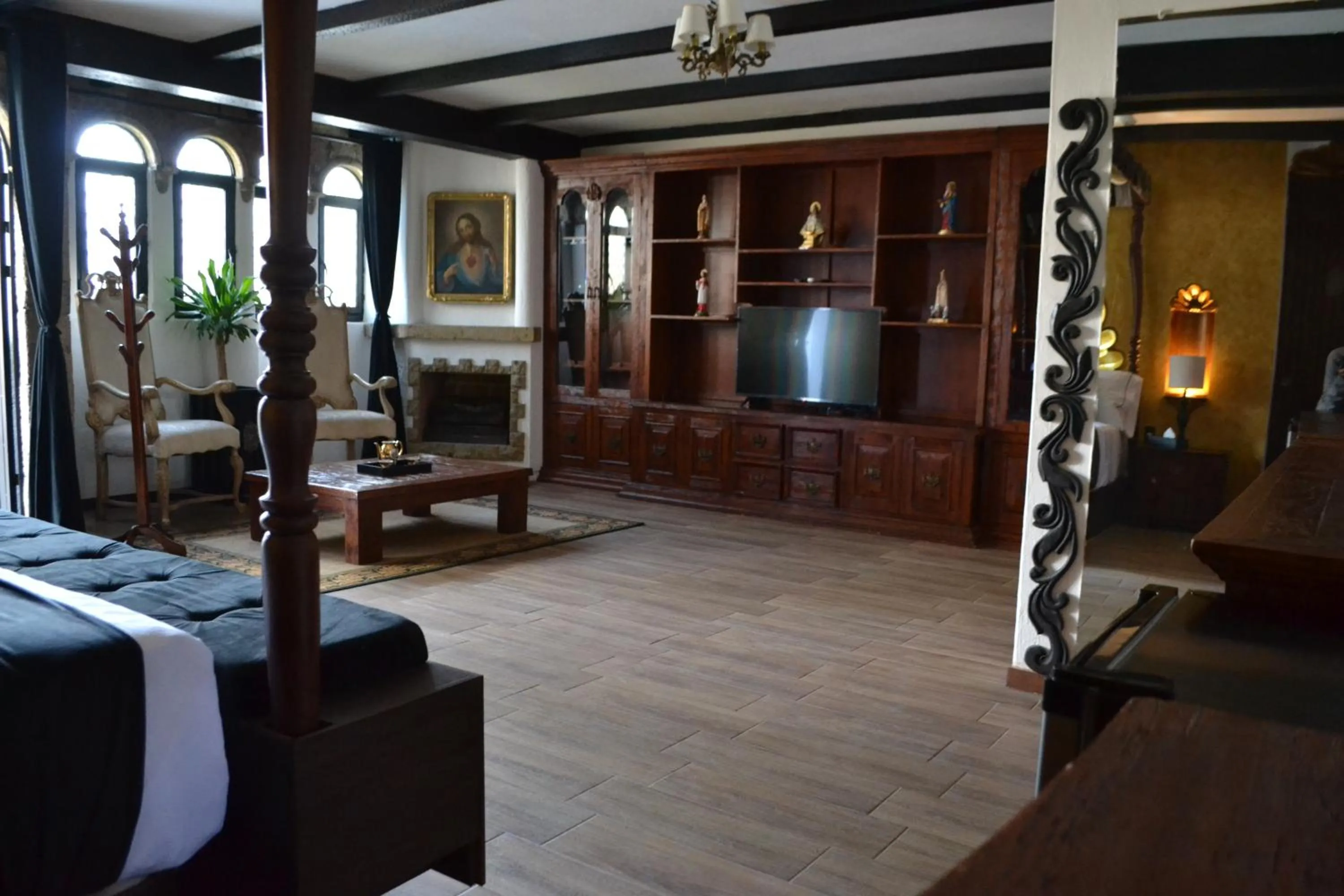 Photo of the whole room, Bed in Hotel Boutique La Mansión Guadalajara