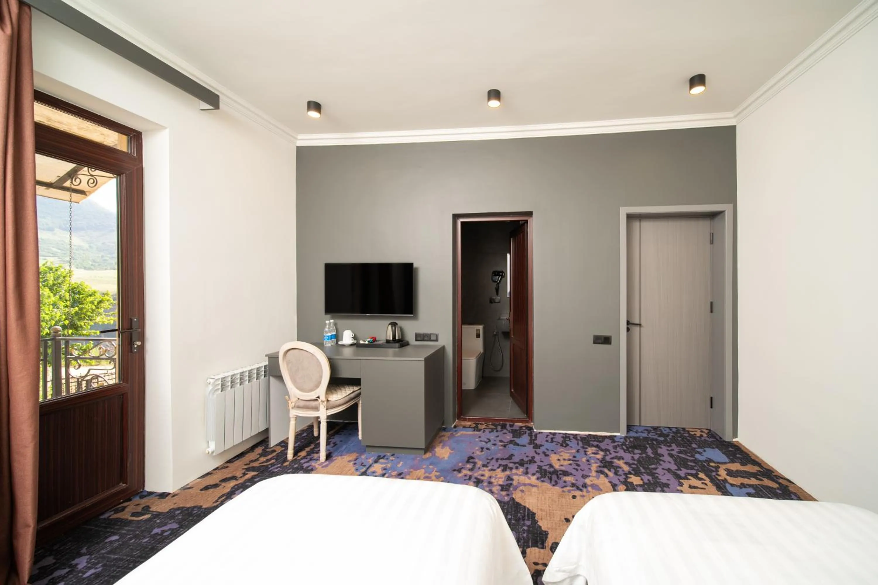 Standard Twin Room in Kefilyan Family Hotel