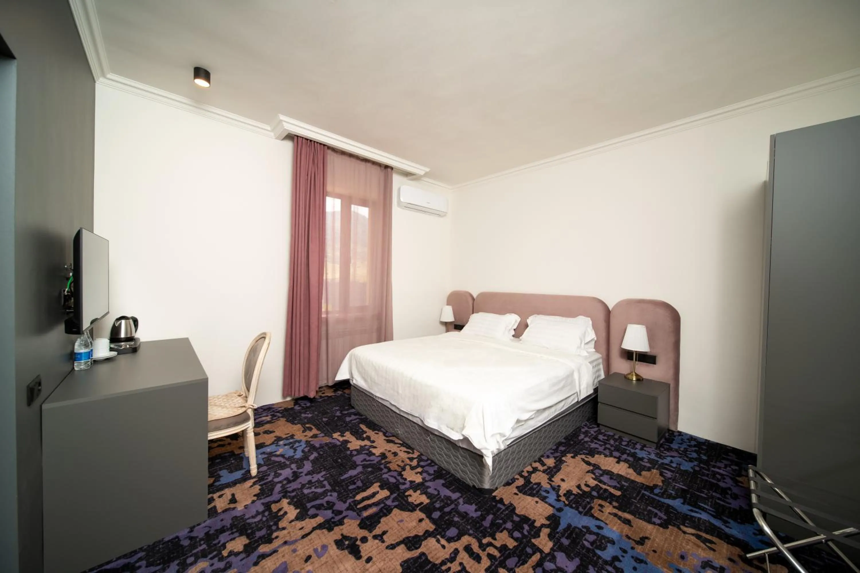 Kefilyan Family Hotel