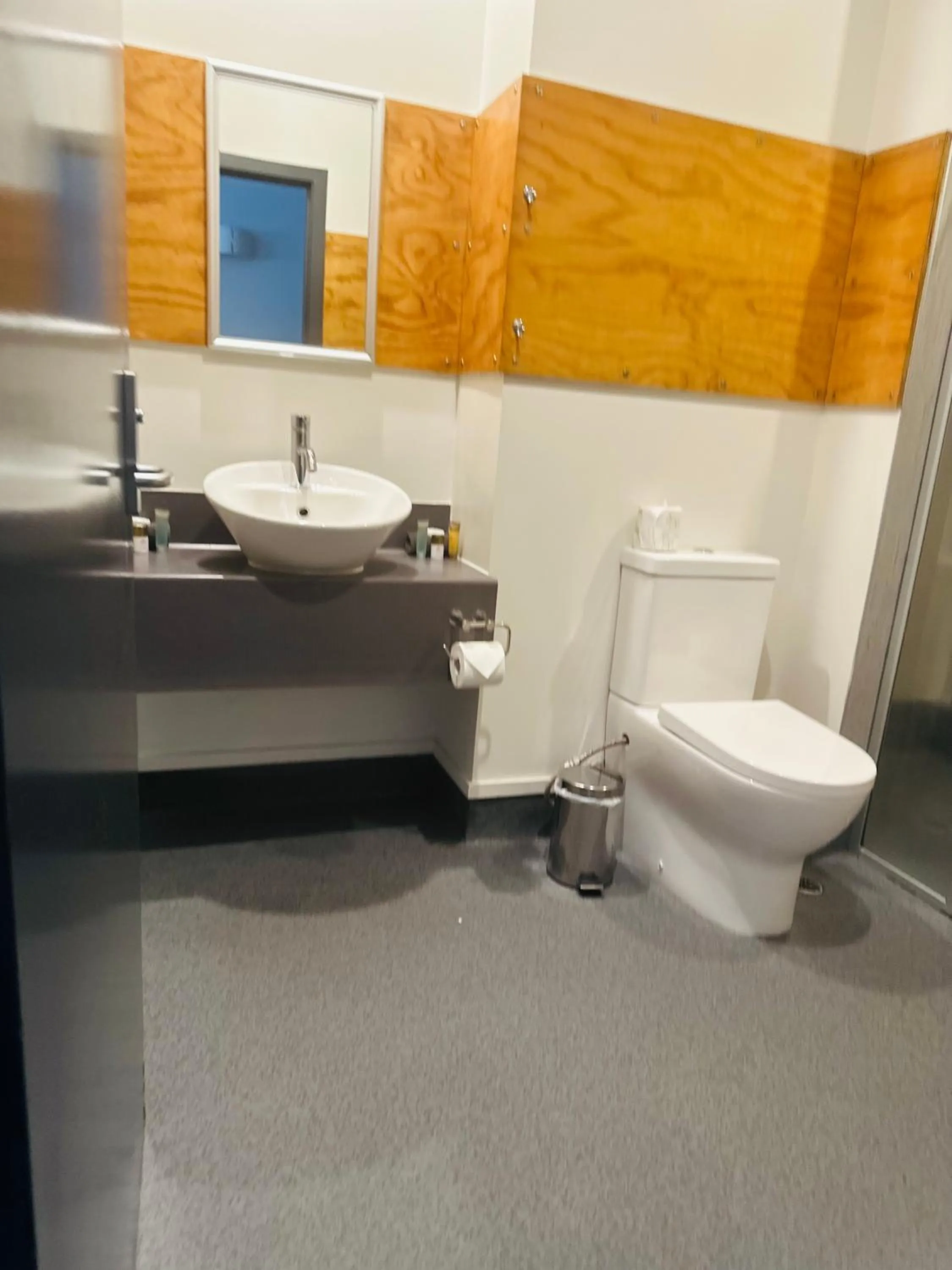 Toilet in Gamma Hotel