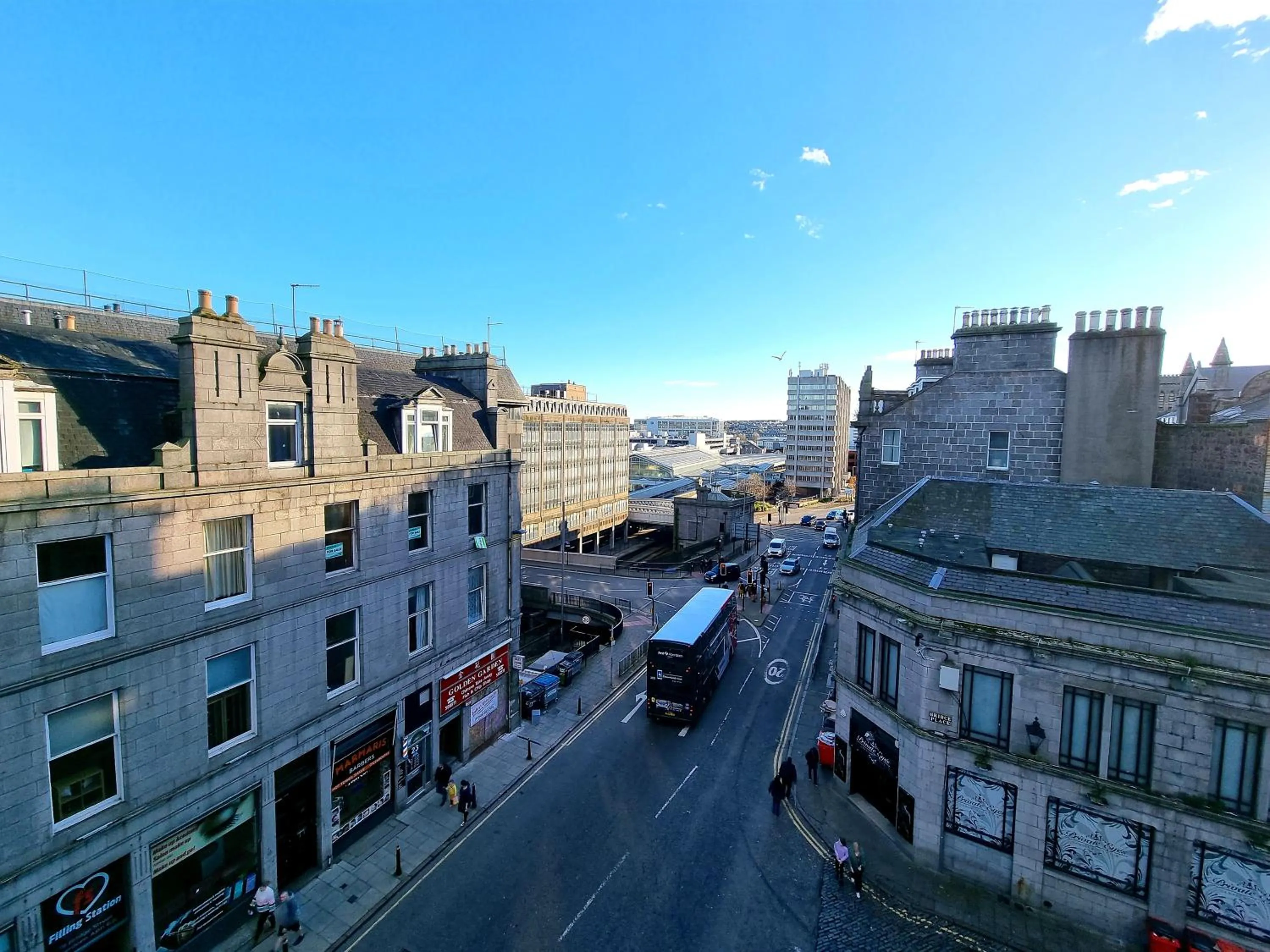Luxury 2 bedroom city centre apartment with panoramic views and high ceilings