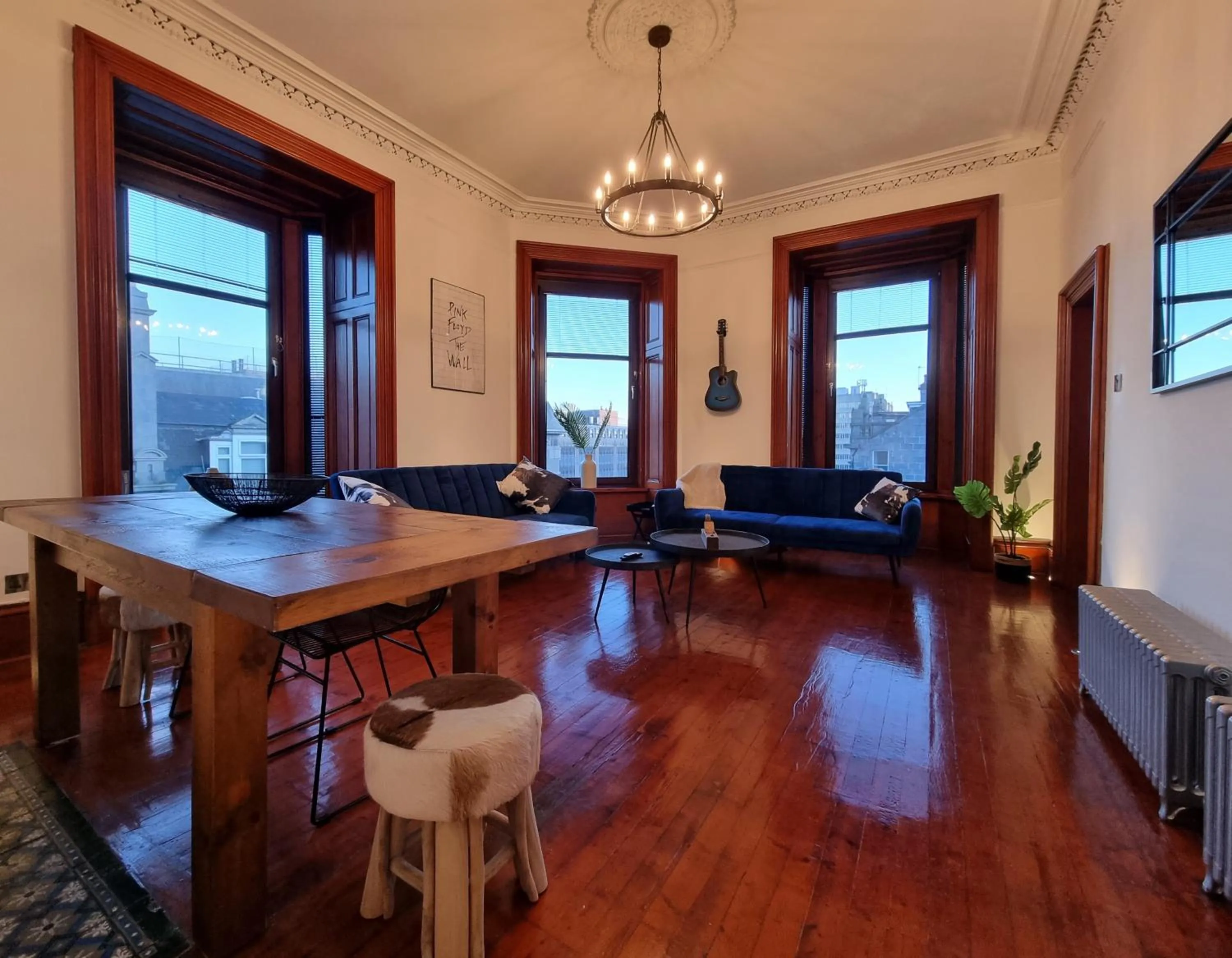 Luxury 2 bedroom city centre apartment with panoramic views and high ceilings