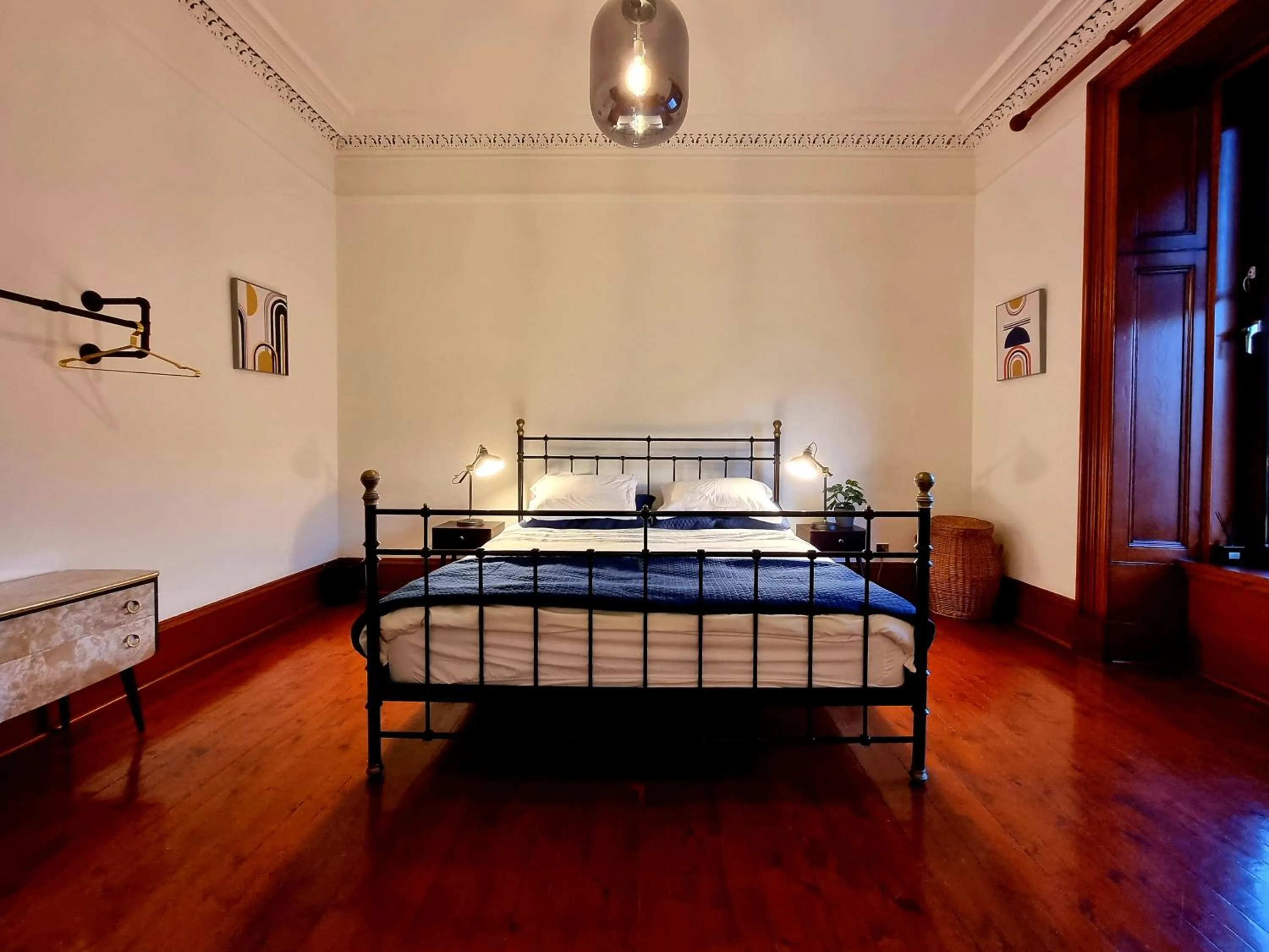 Bed in Luxury 2 bedroom city centre apartment with panoramic views and high ceilings