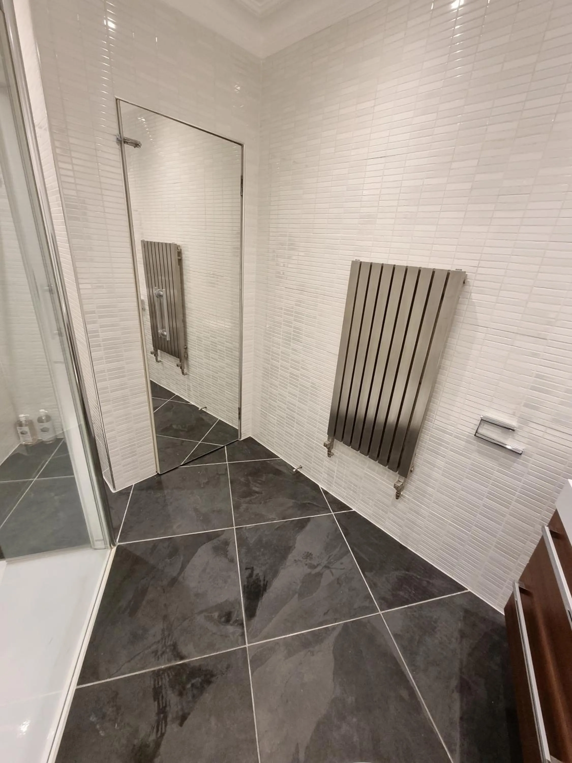 Luxury 2 bedroom city centre apartment with panoramic views and high ceilings