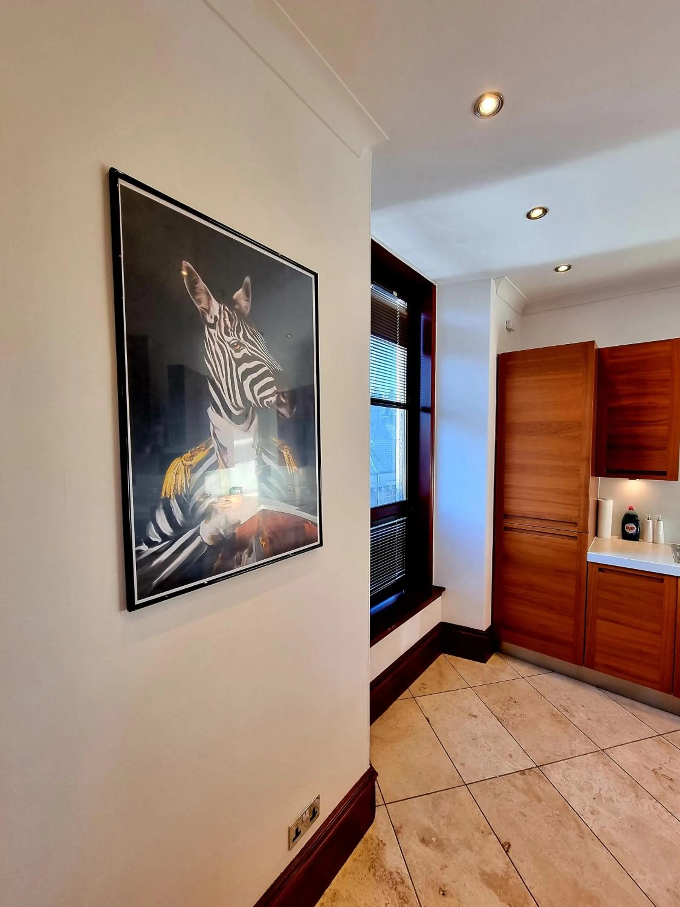 Luxury 2 bedroom city centre apartment with panoramic views and high ceilings