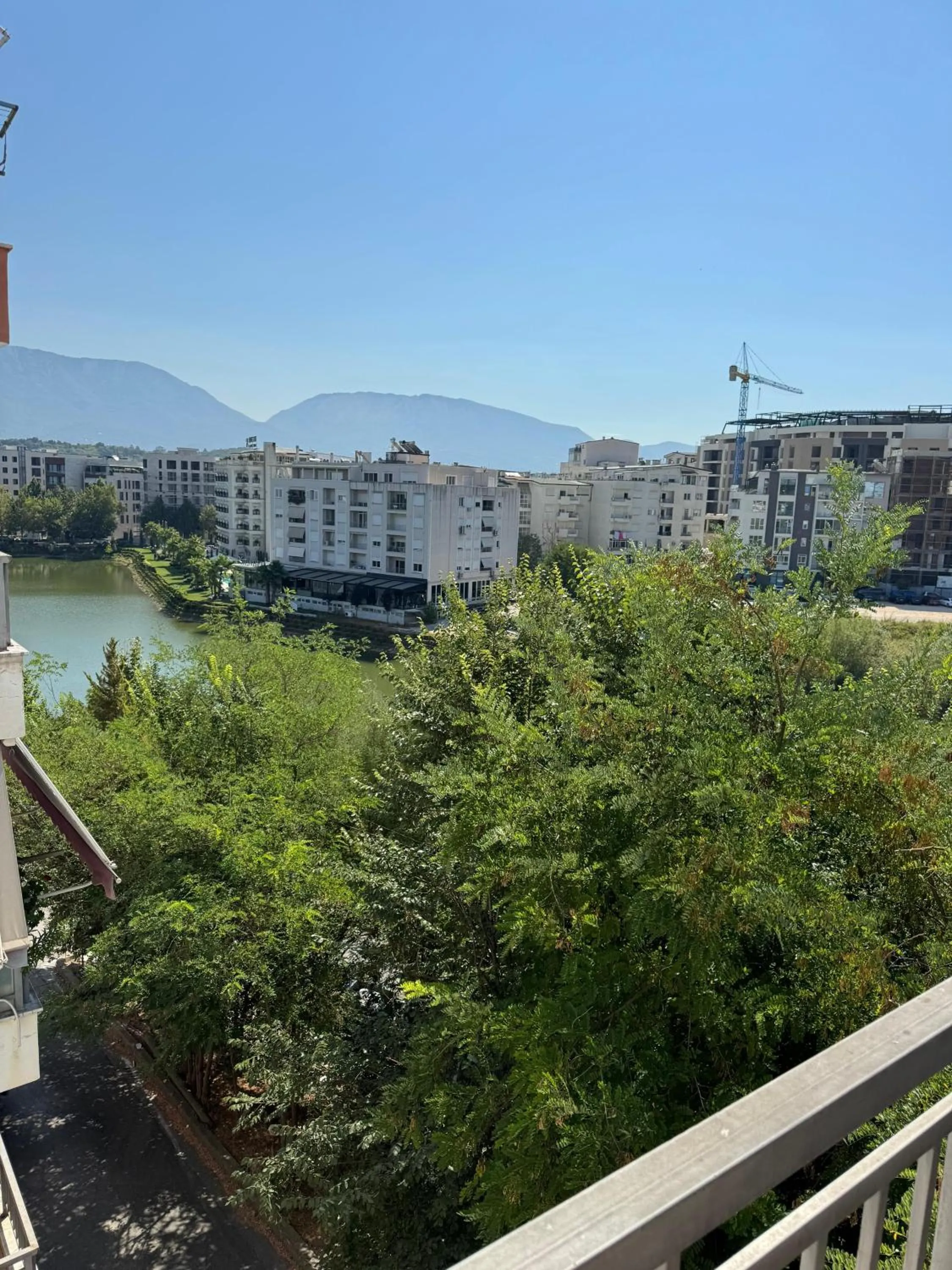 Lake View Apartment