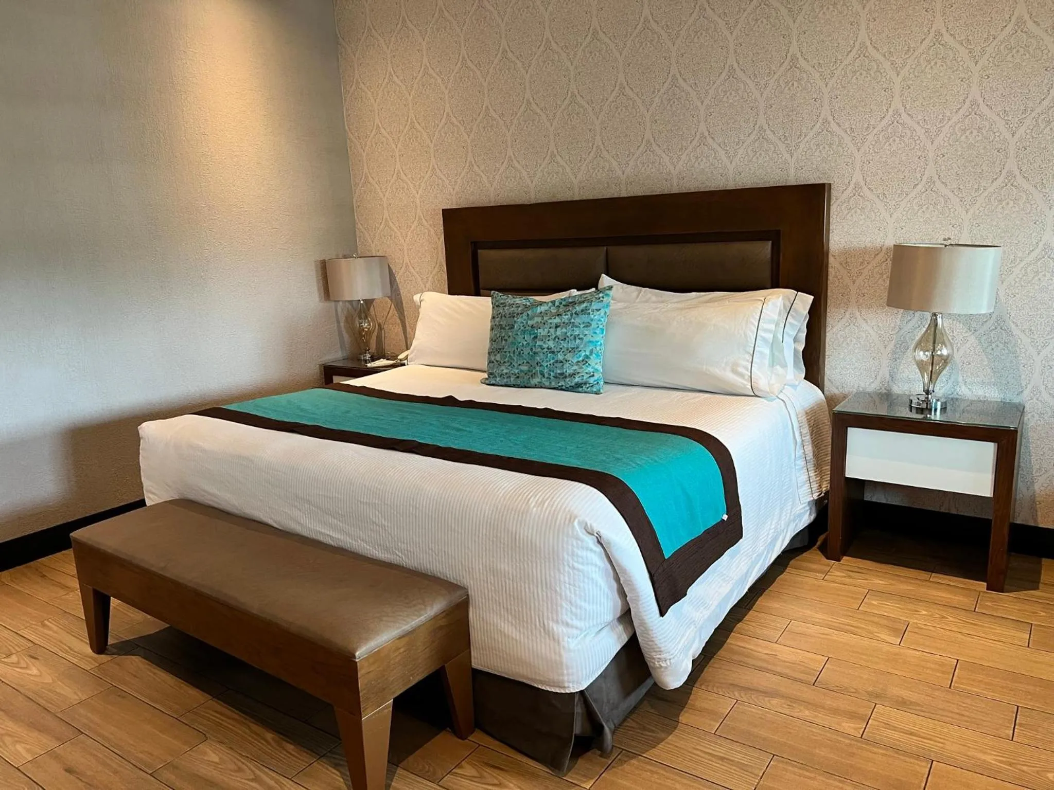 Photo of the whole room, Bed in Áurea Hotel and Suites