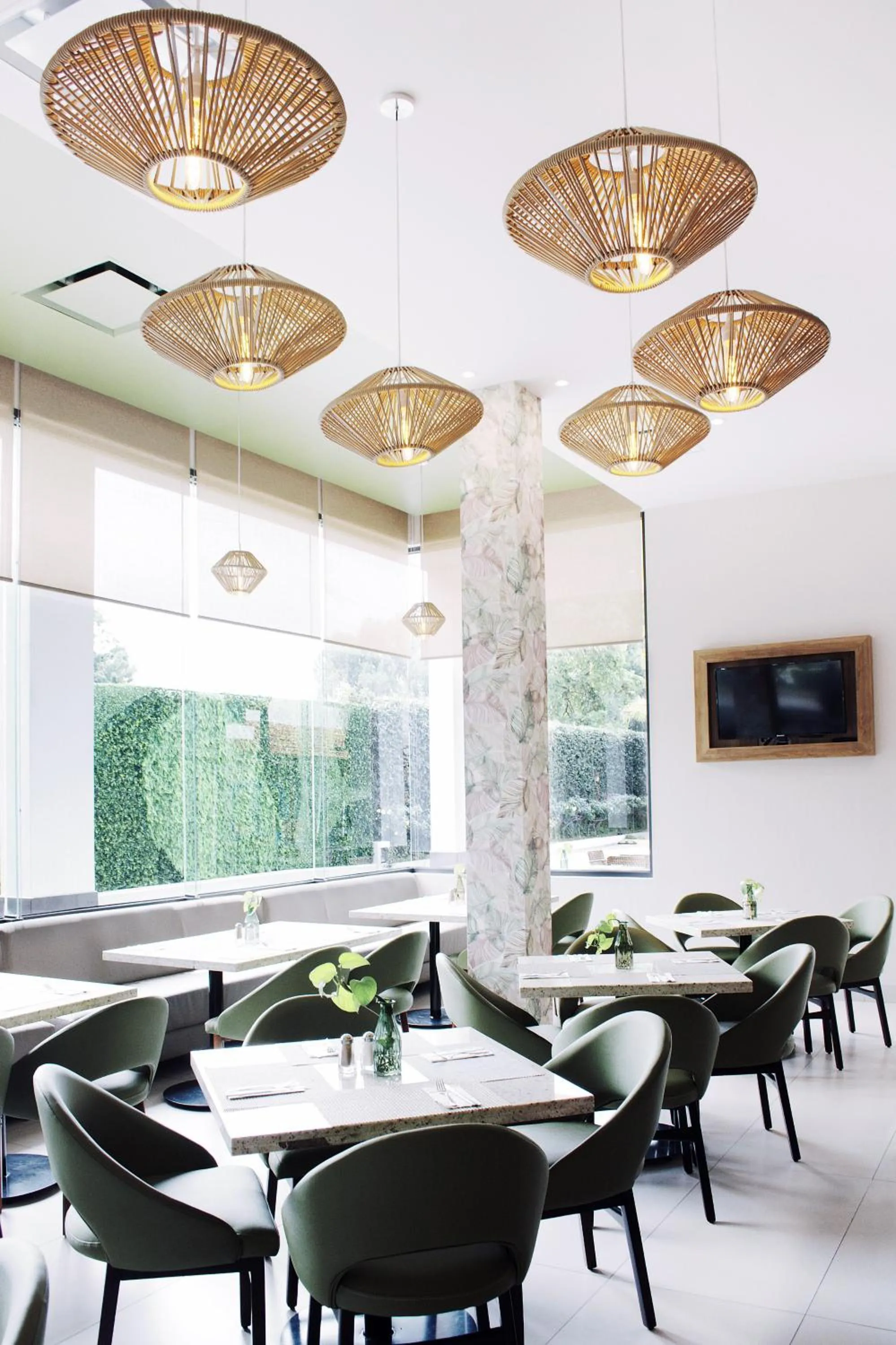 Restaurant/places to eat in Áurea Hotel and Suites