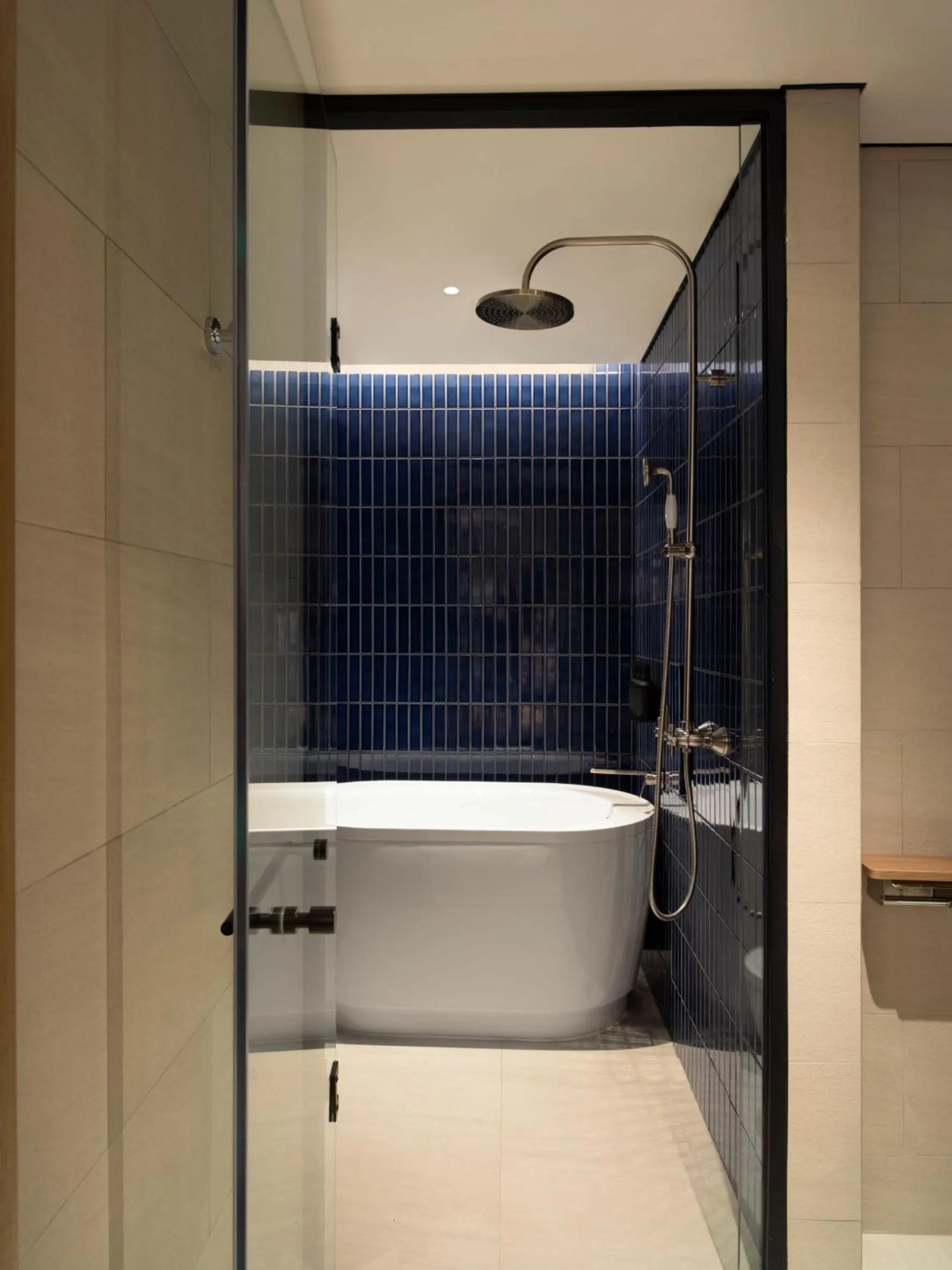 Shower in Episode Gading Serpong