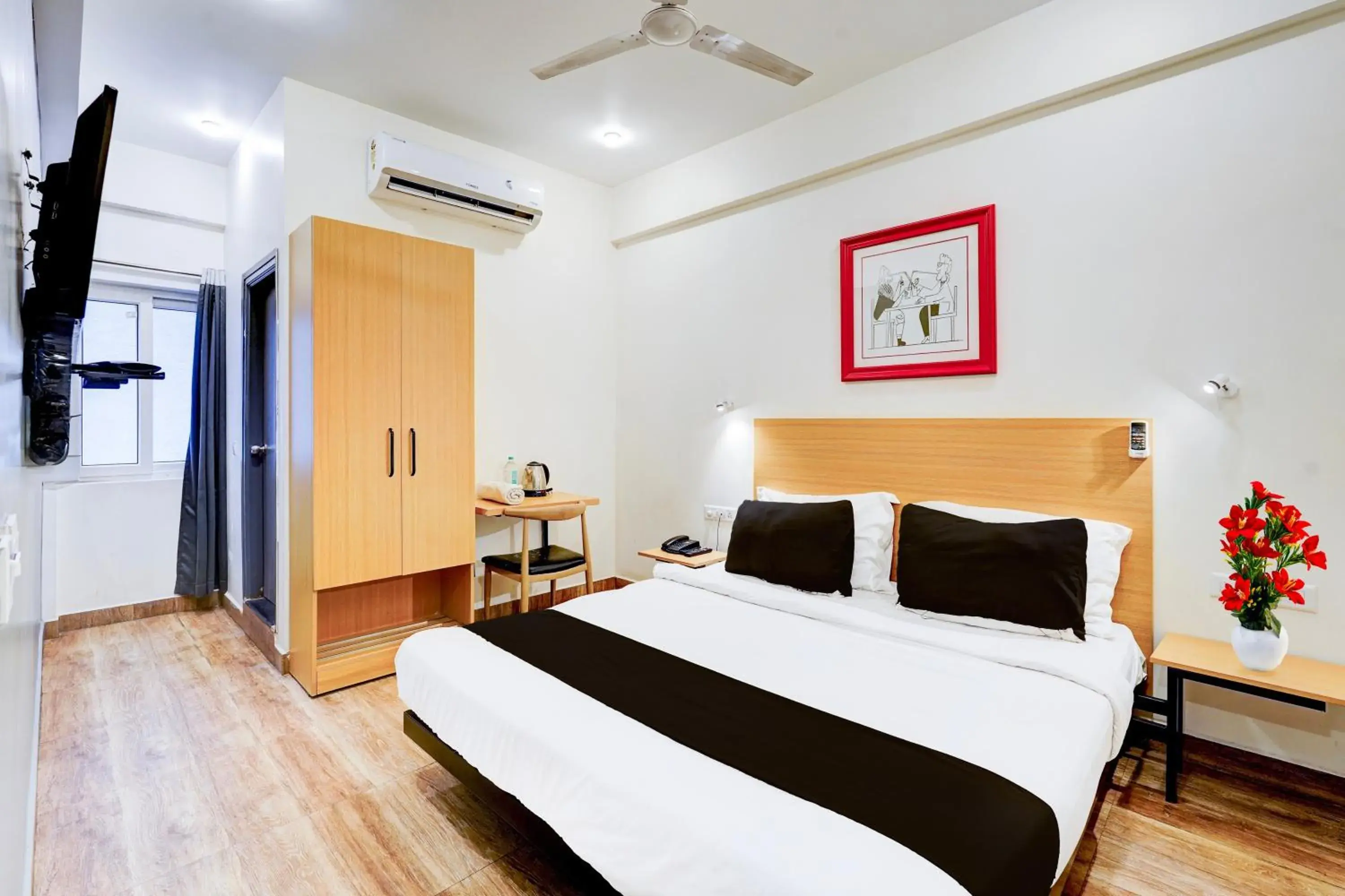 Bedroom, Bed in Super Townhouse Tirupati Bedroom, Bed in Super Townhouse Tirupati