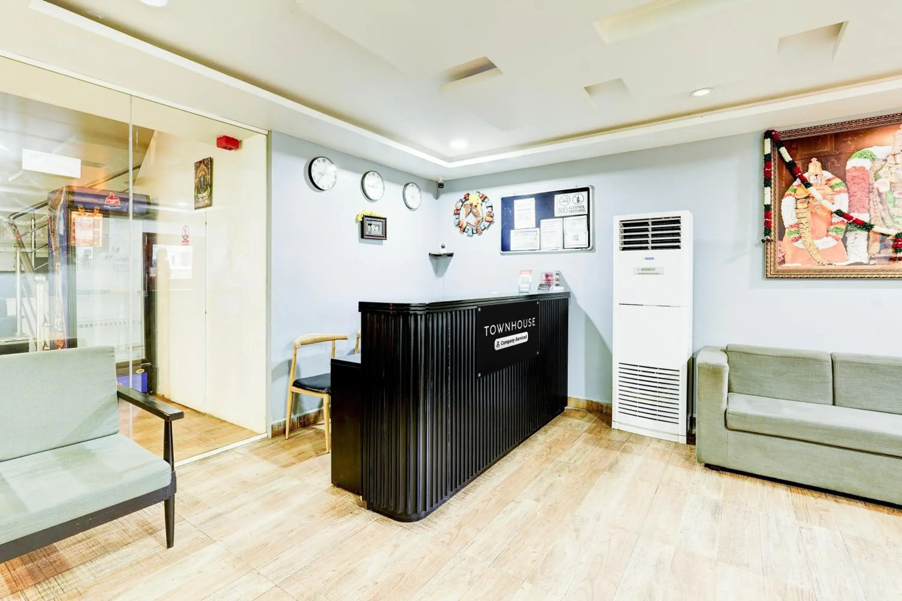 Lobby or reception in Super Townhouse Tirupati Lobby or reception in Super Townhouse Tirupati