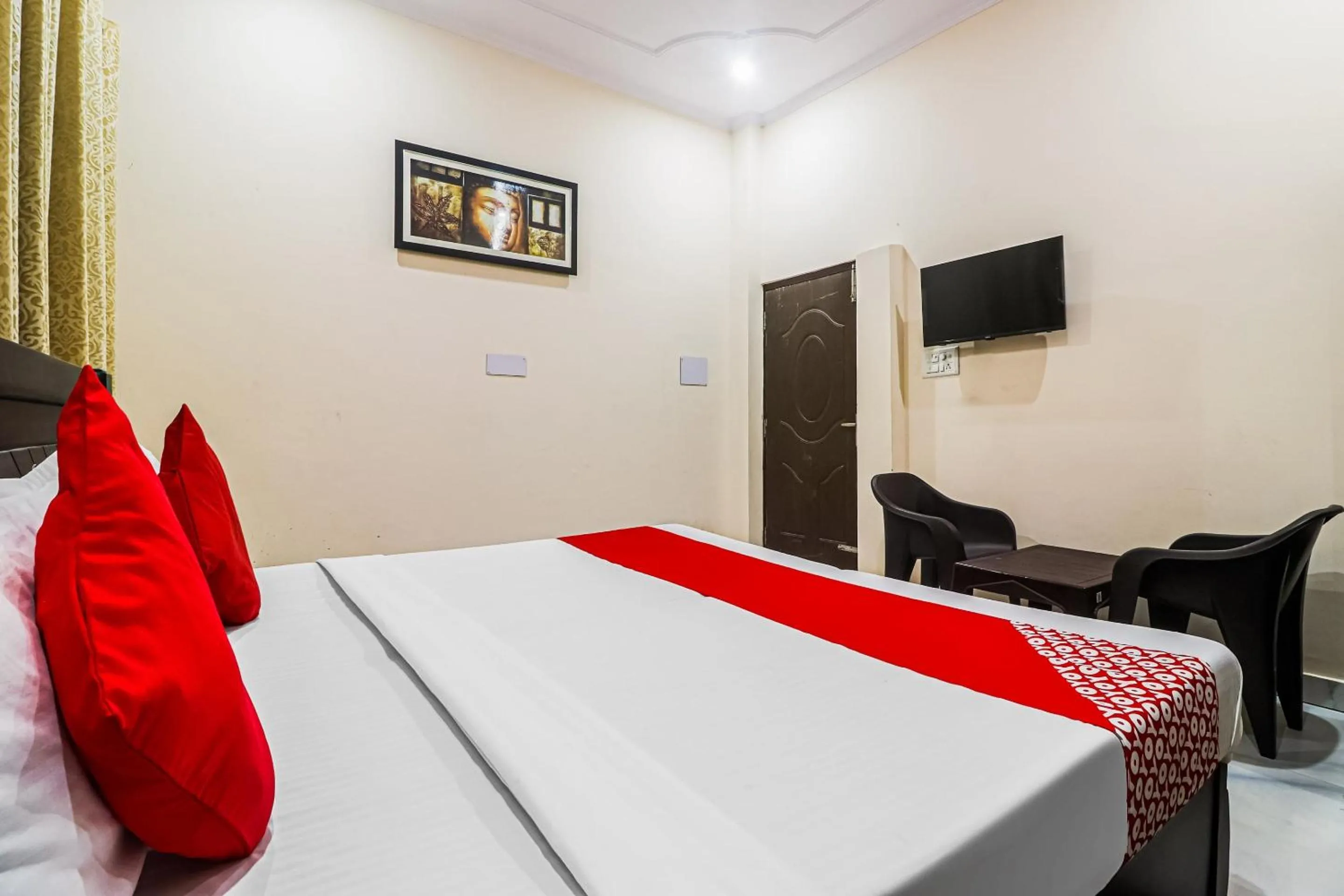Bedroom in Hotel O Townhouse