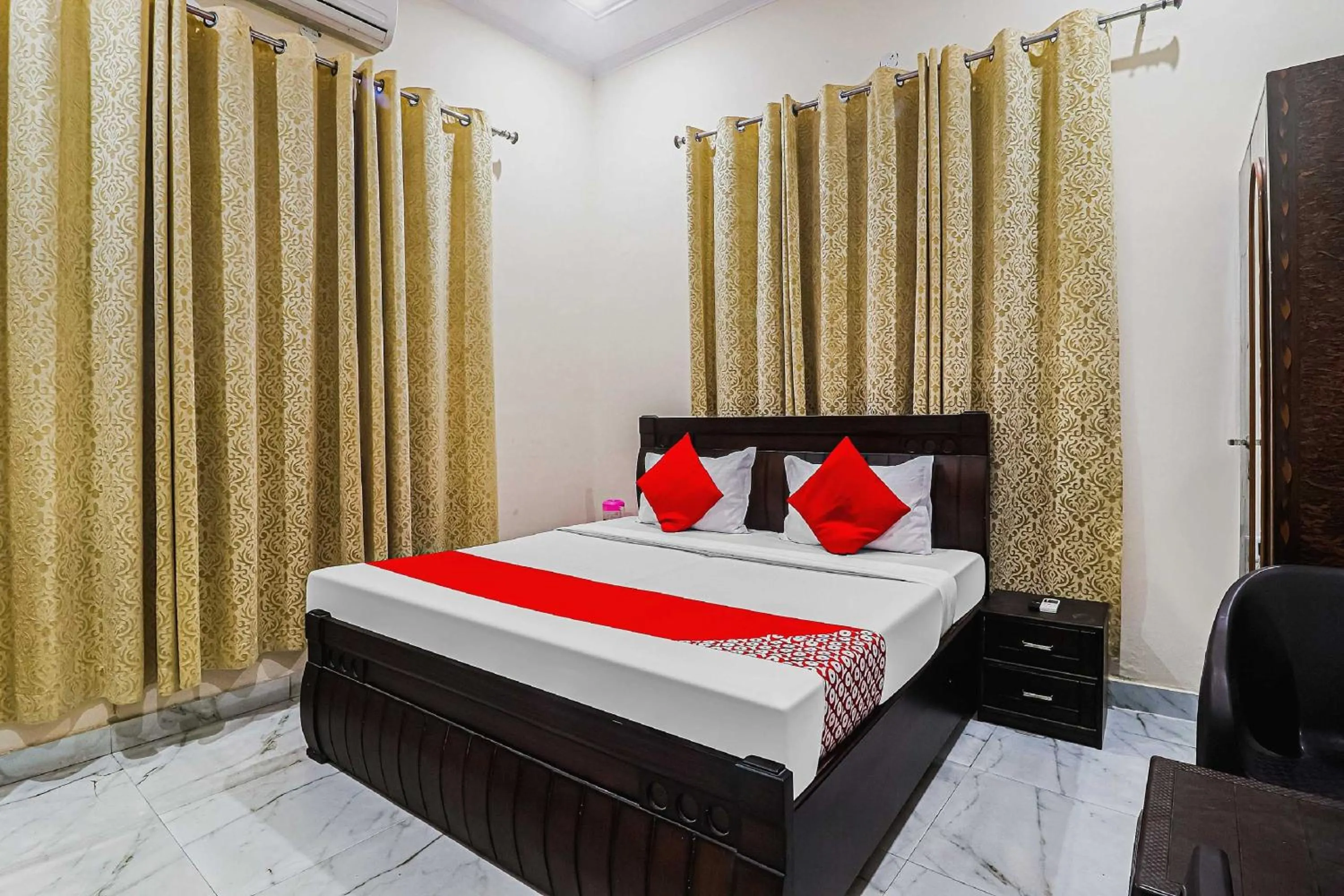 Bedroom in Hotel O Townhouse