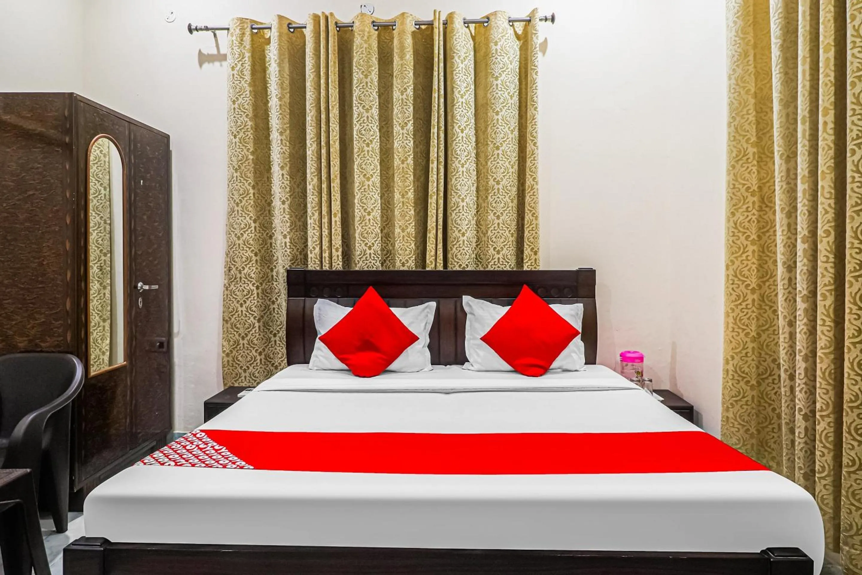 Bedroom in Hotel O Townhouse