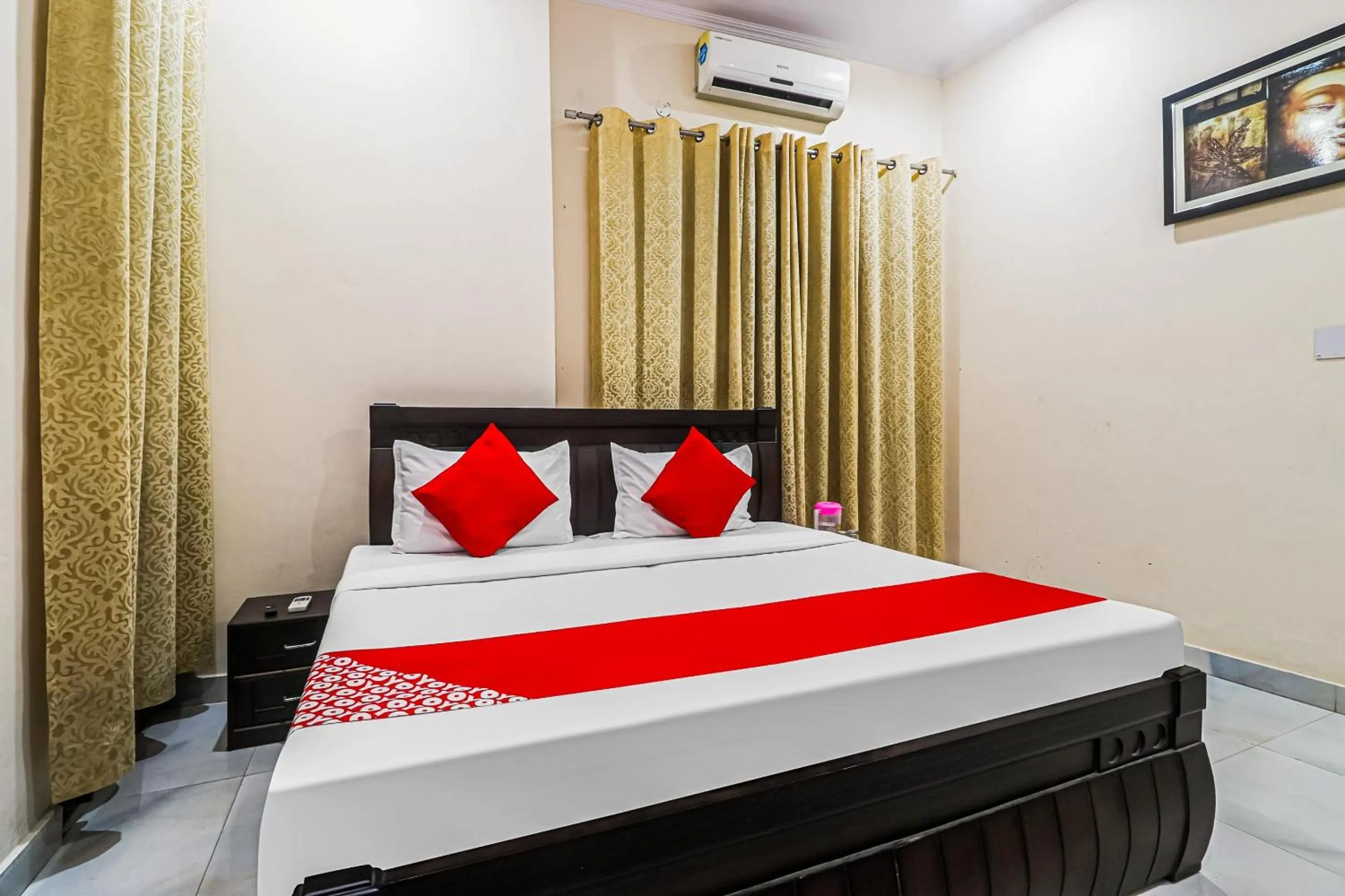 Bedroom in Hotel O Townhouse