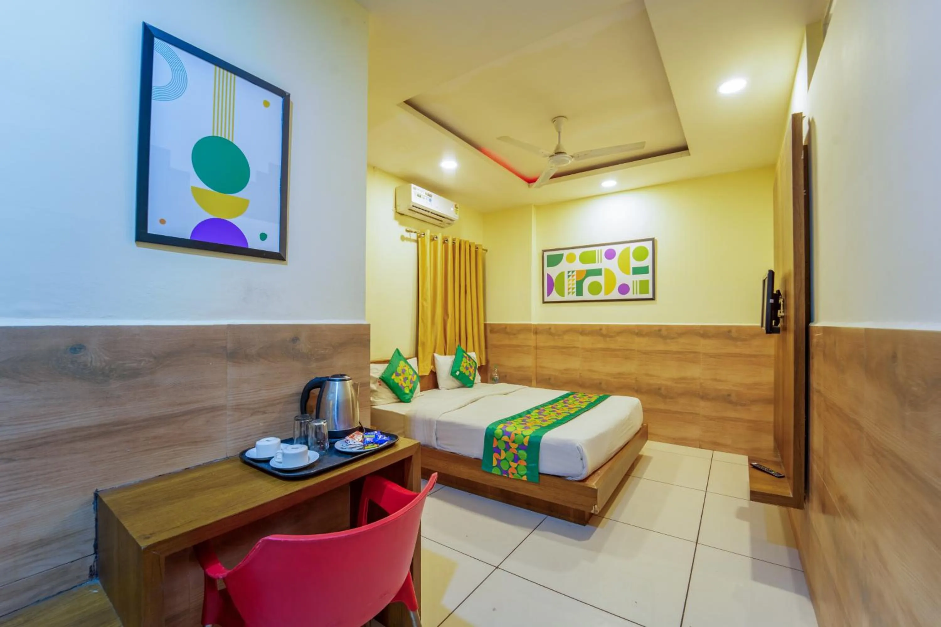 Bed in Treebo Royal Empire Indore