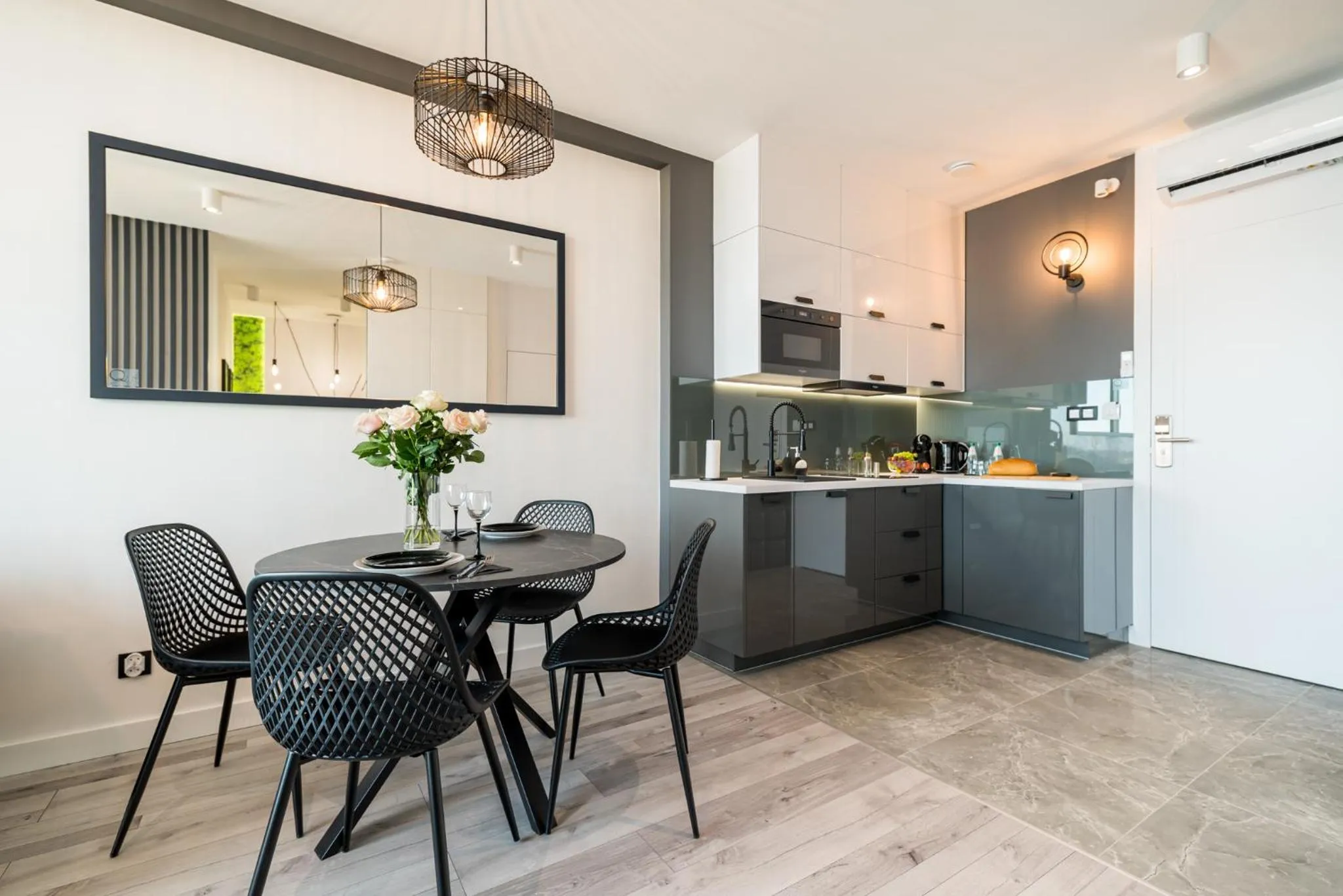 Kitchen or kitchenette in Q18 ApartHotel