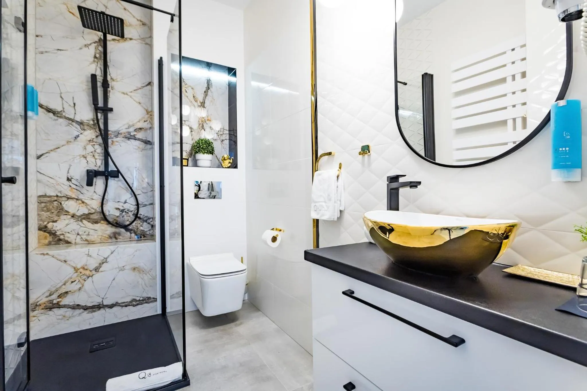 Shower in Q18 ApartHotel