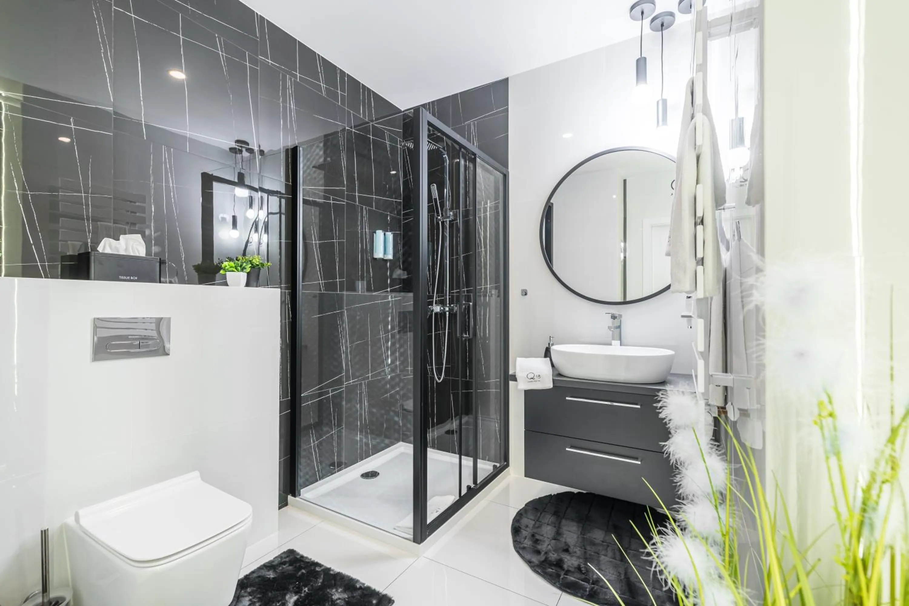 Shower in Q18 ApartHotel