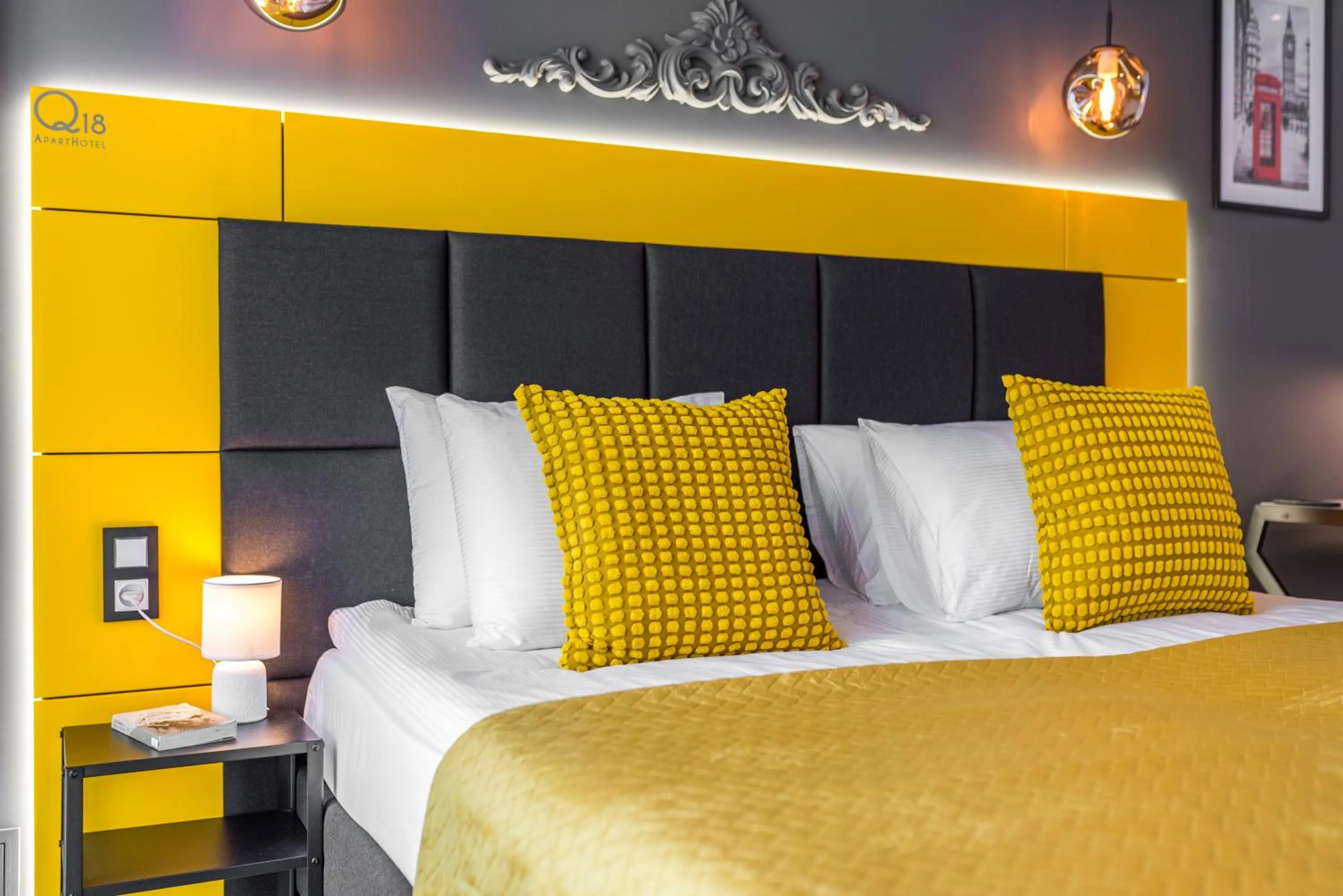 Bed in Q18 ApartHotel