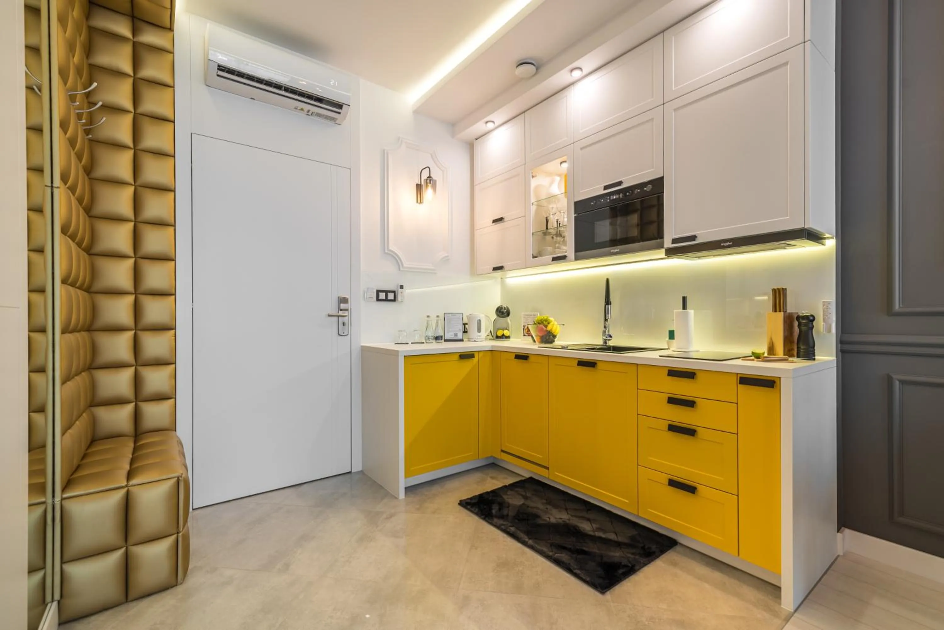 Kitchen or kitchenette in Q18 ApartHotel