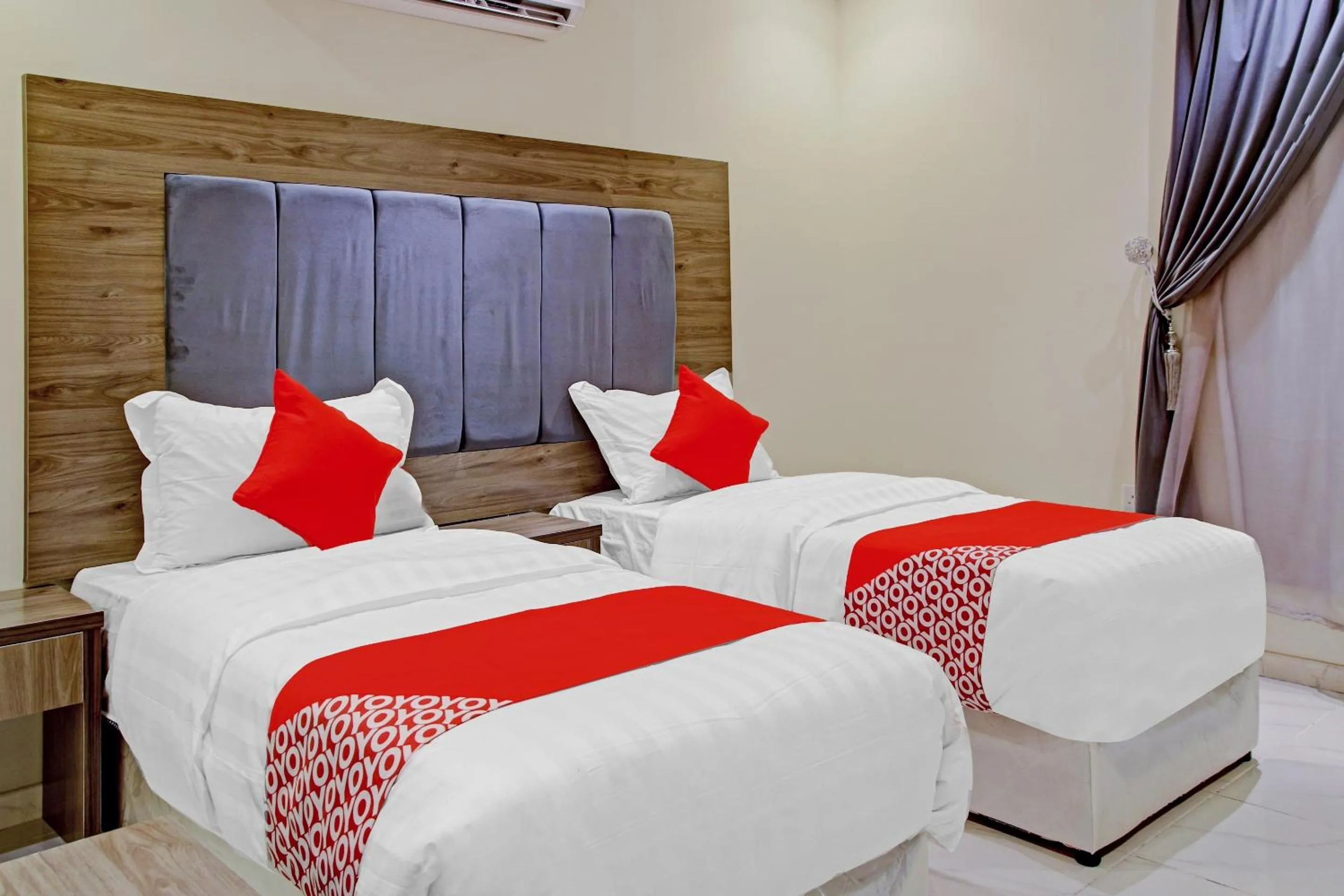 Photo of the whole room, Bed in Al Tamayoz Al Raqi - Bani Malik