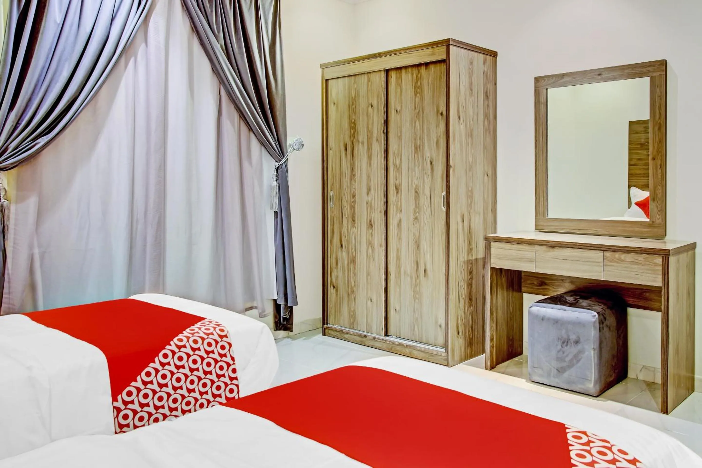 Photo of the whole room, Bed in Al Tamayoz Al Raqi - Bani Malik