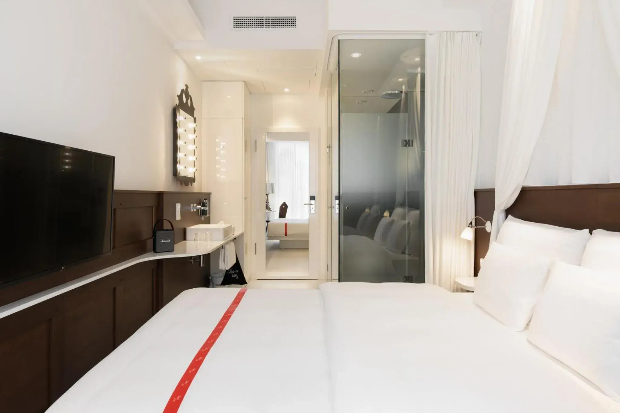 Photo of the whole room, Bed in Ruby Rosi Hotel Munich Photo of the whole room, Bed in Ruby Rosi Hotel Munich