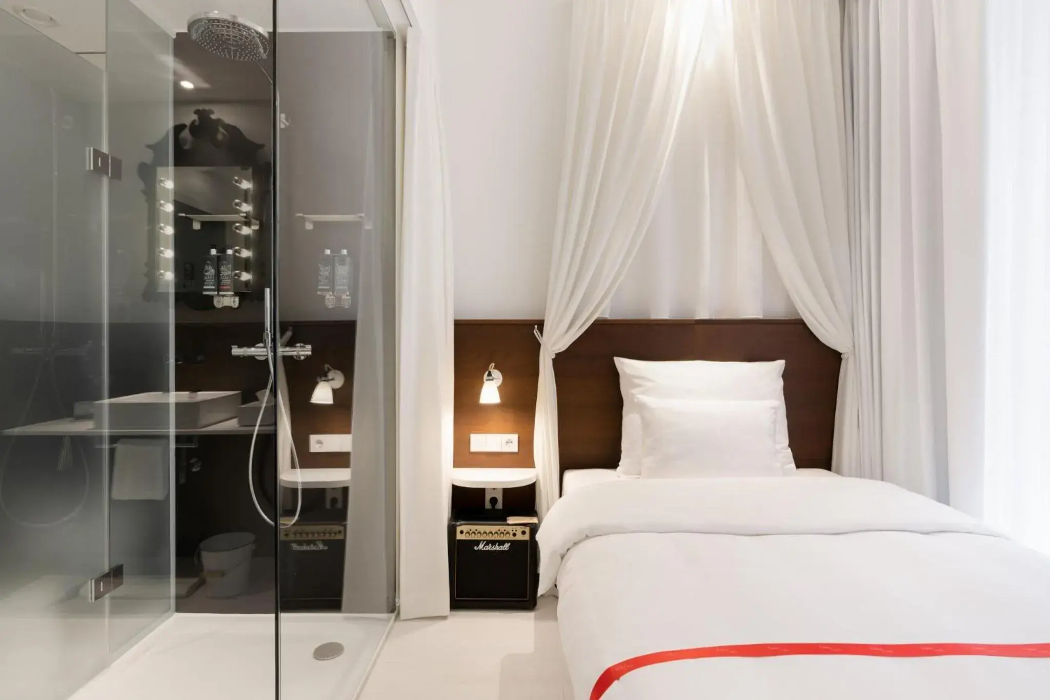 Photo of the whole room, Bed in Ruby Rosi Hotel Munich Photo of the whole room, Bed in Ruby Rosi Hotel Munich