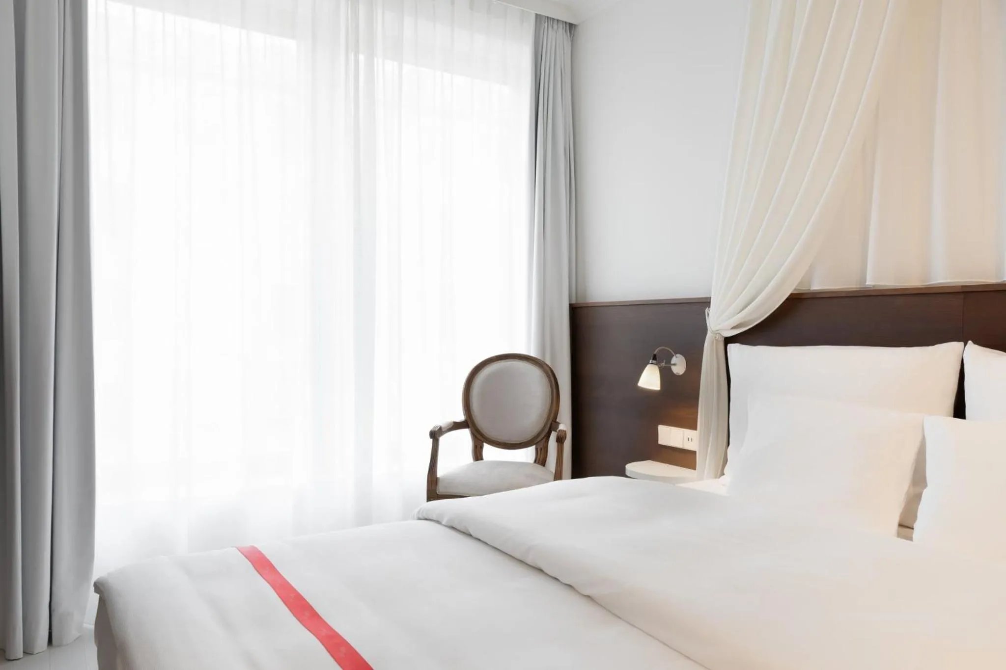 Photo of the whole room, Bed in Ruby Rosi Hotel Munich