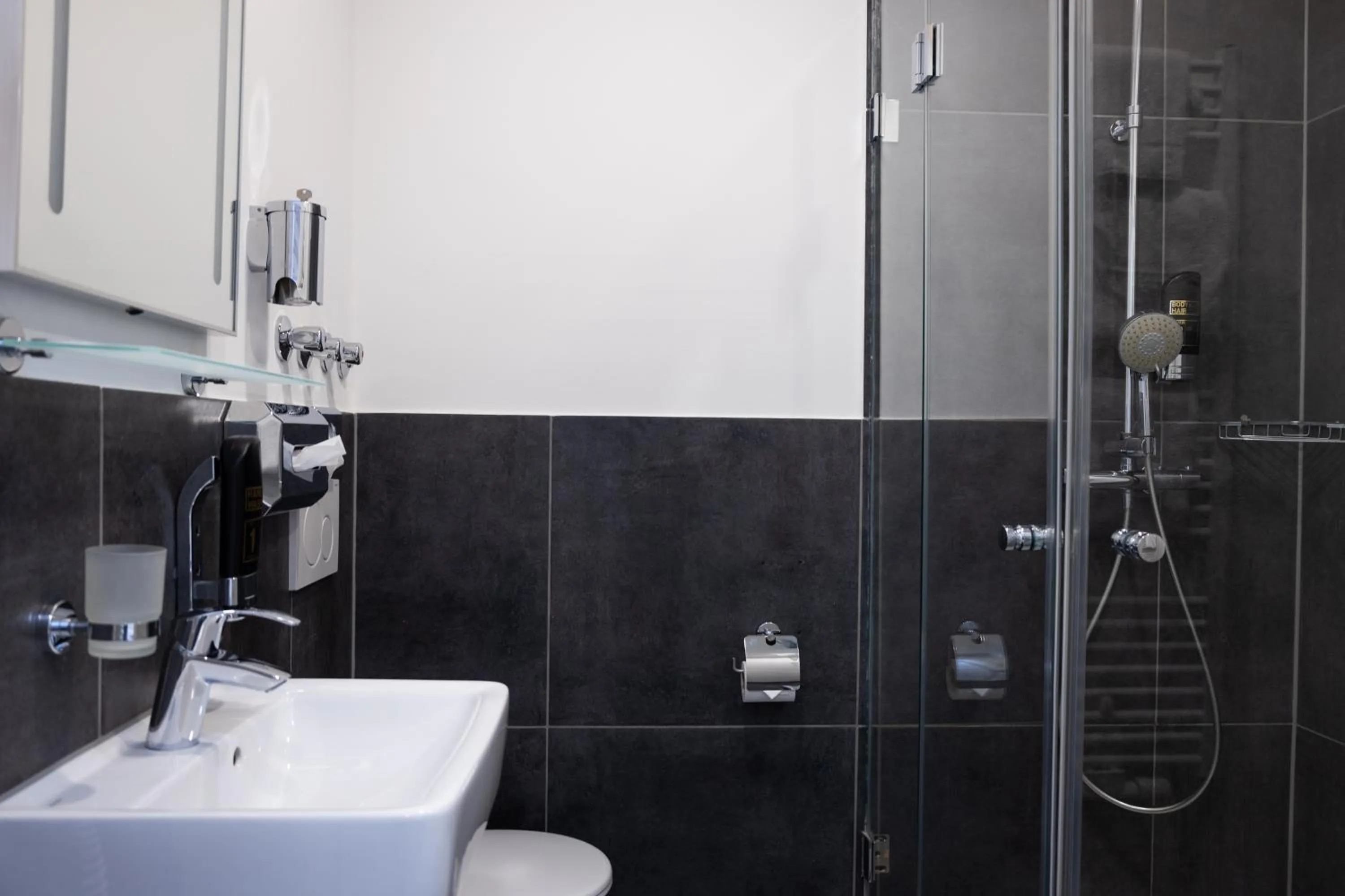 Bathroom in Hotel Innception