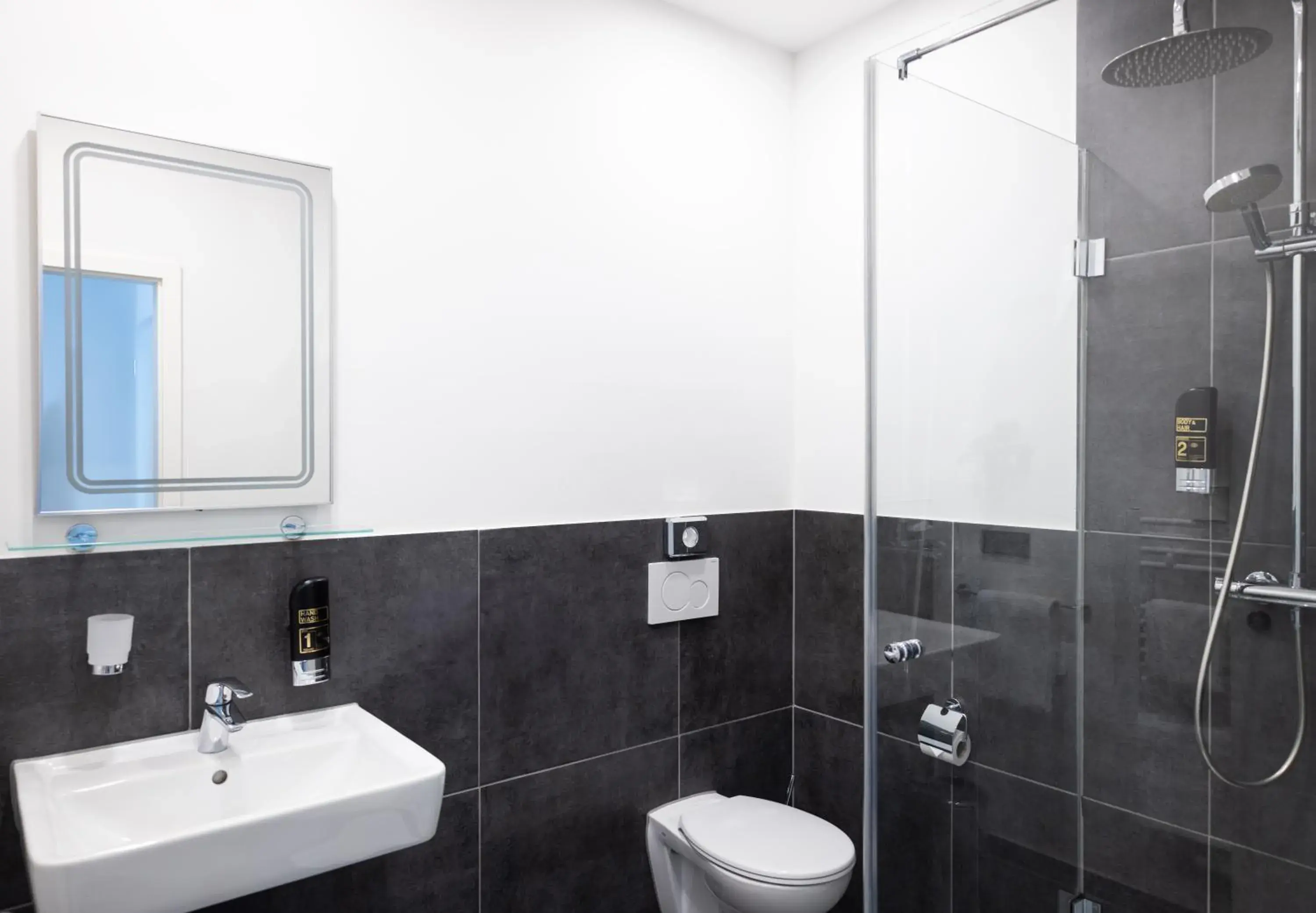 Bathroom in Hotel Innception Bathroom in Hotel Innception
