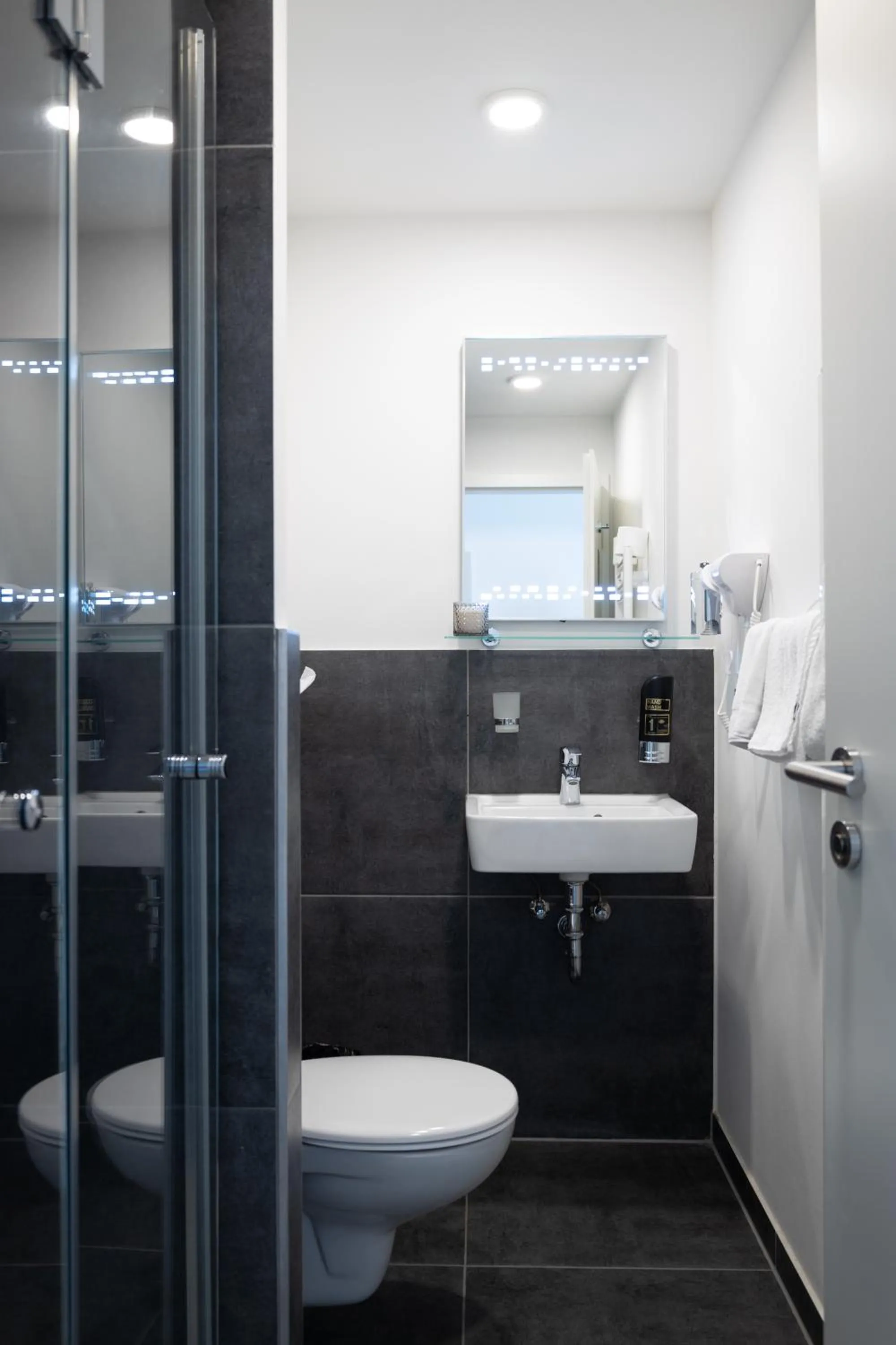 Bathroom in Hotel Innception