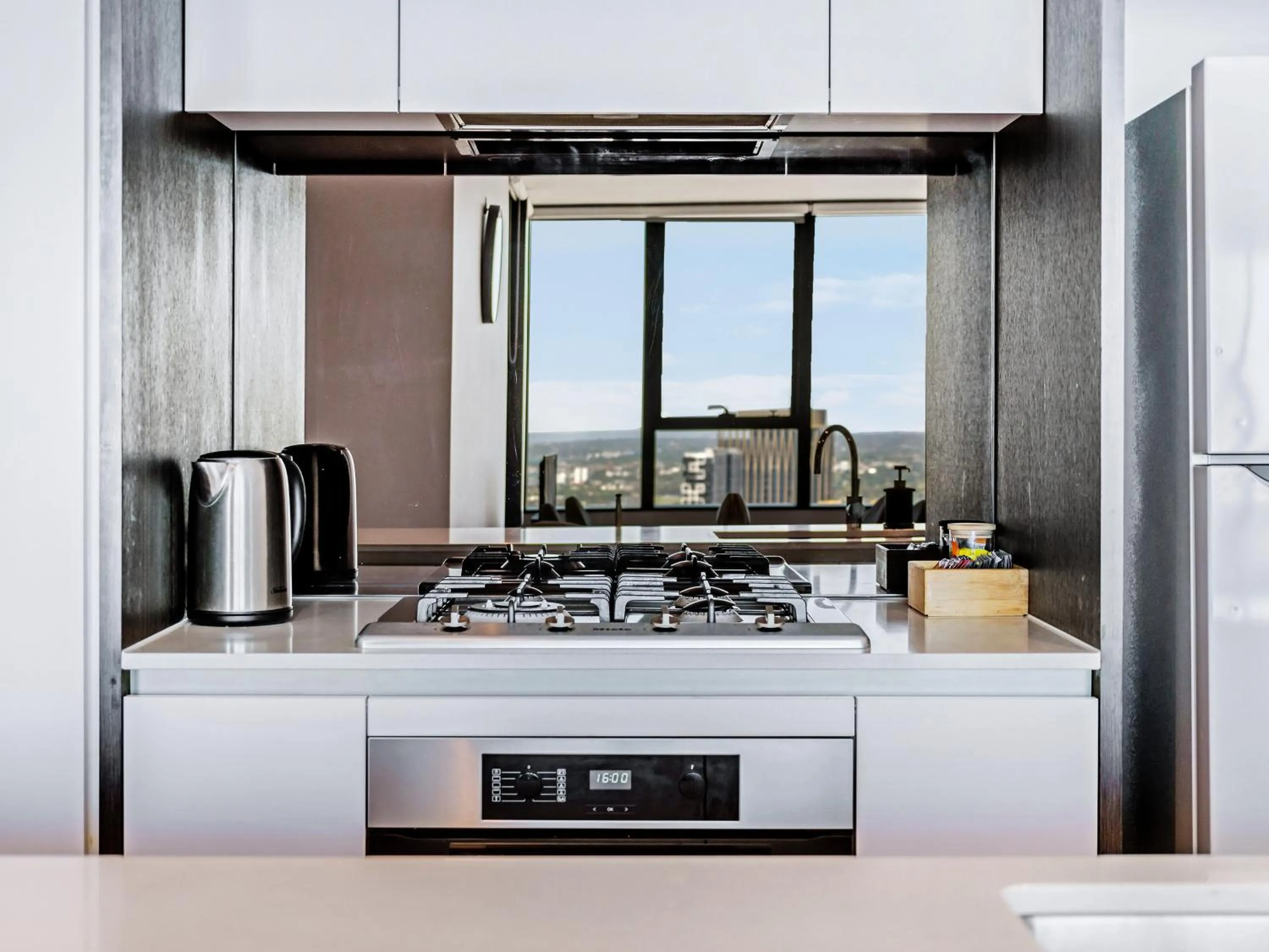 kitchen in Pars apartments - Melbourne Quarter- unique View of city and Yarra