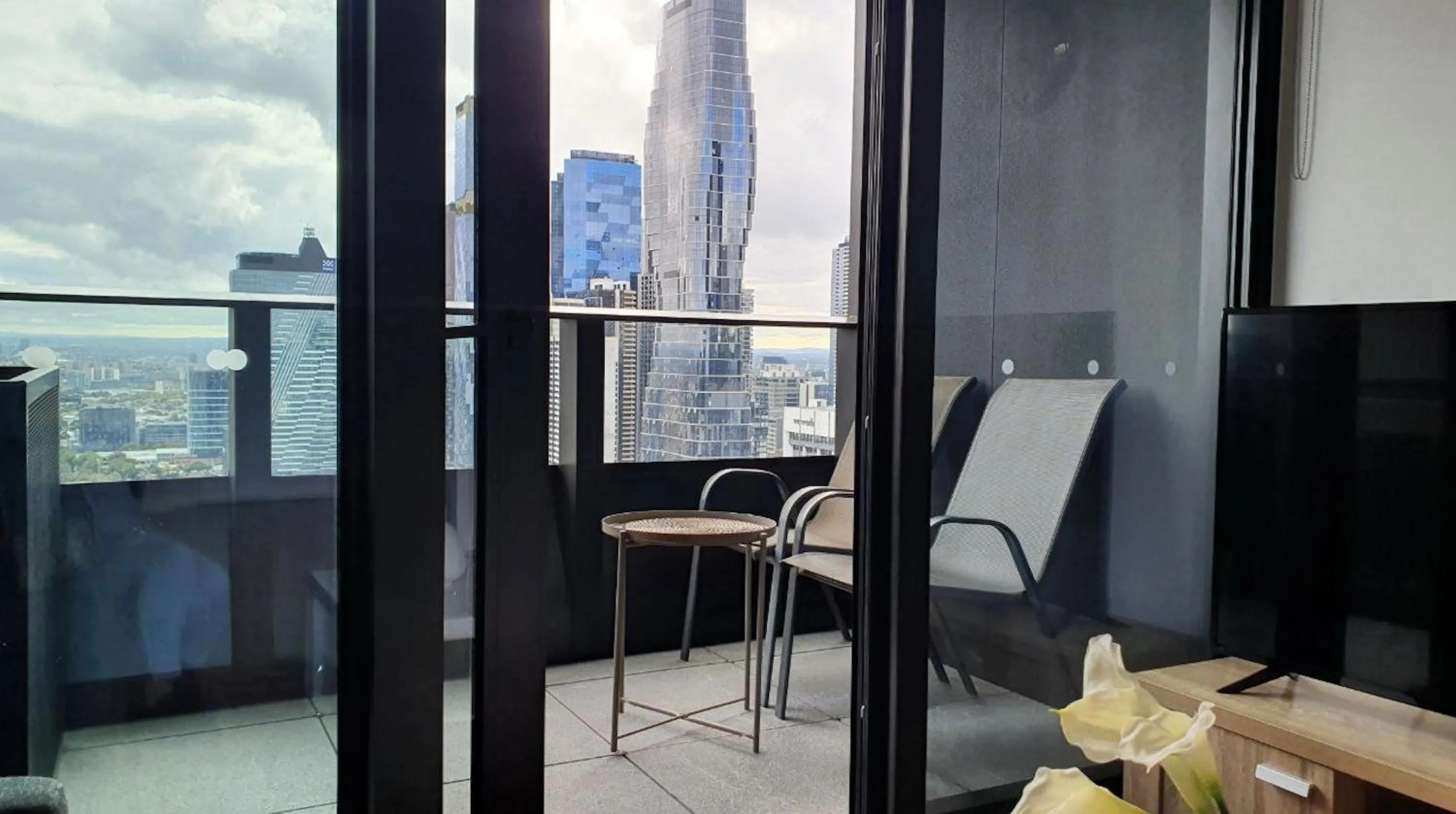 Balcony/Terrace in Pars apartments - Melbourne Quarter- unique View of city and Yarra