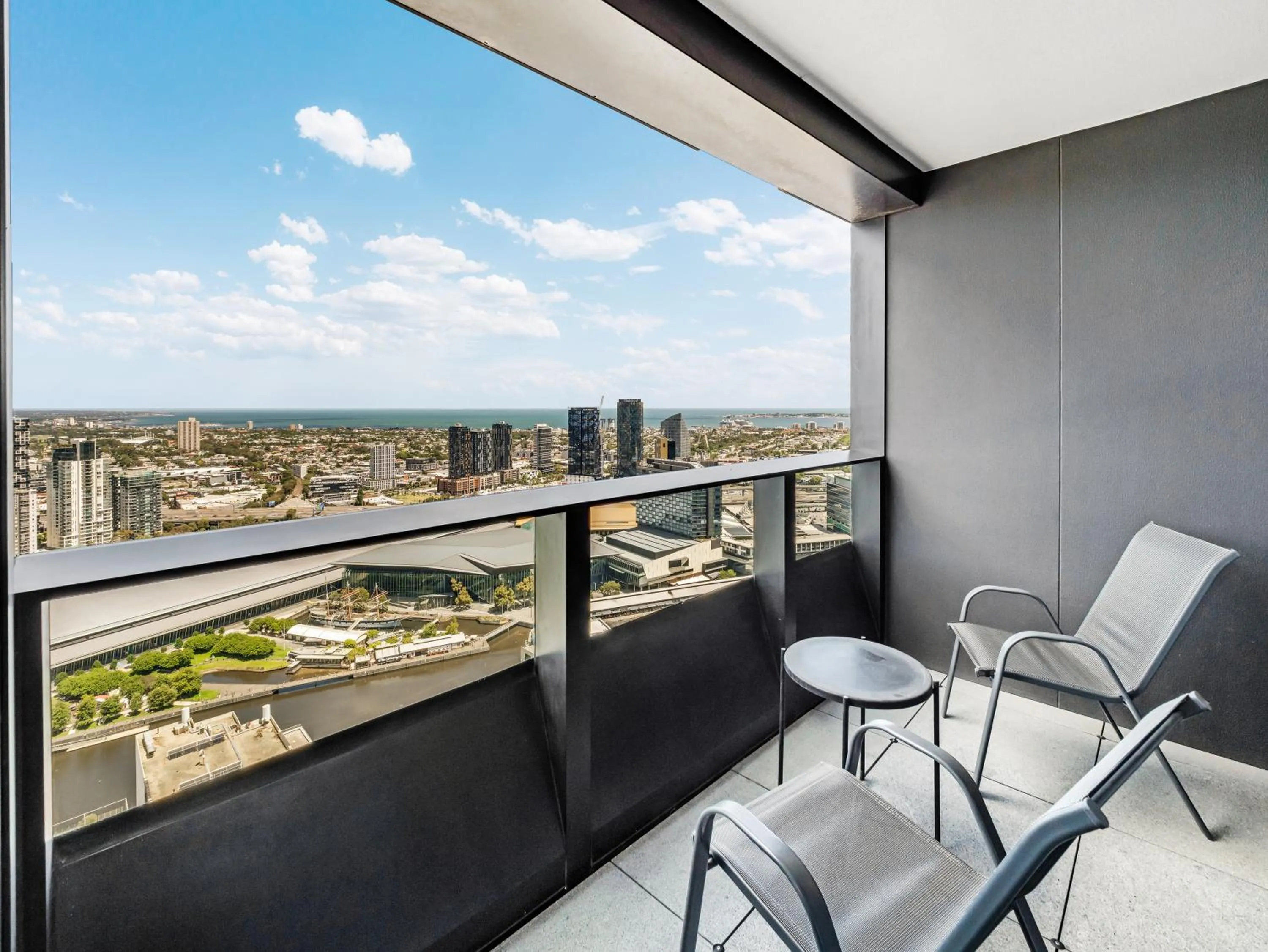 Balcony/Terrace in Pars apartments - Melbourne Quarter- unique View of city and Yarra