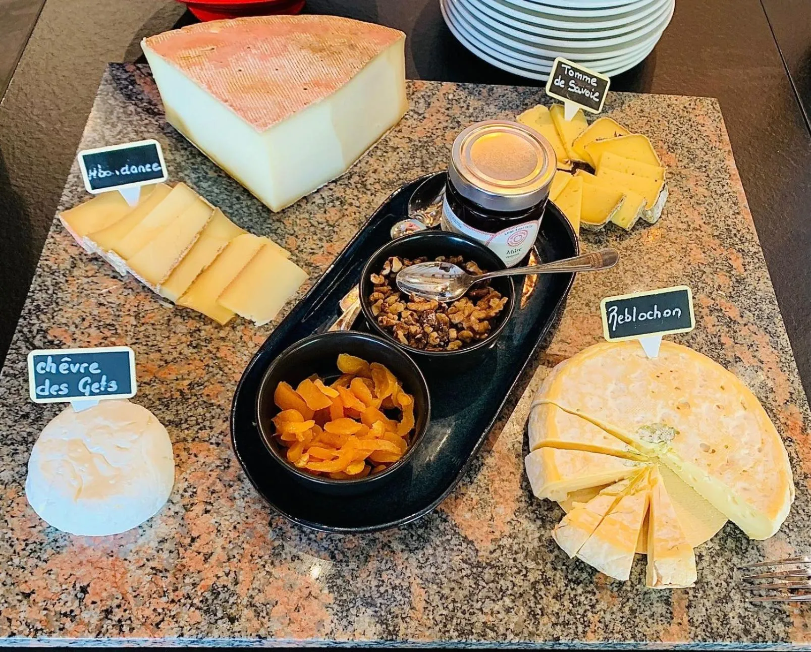 Food in Chalet-Hôtel Le Labrador, The Originals Relais (Relais du Silence)